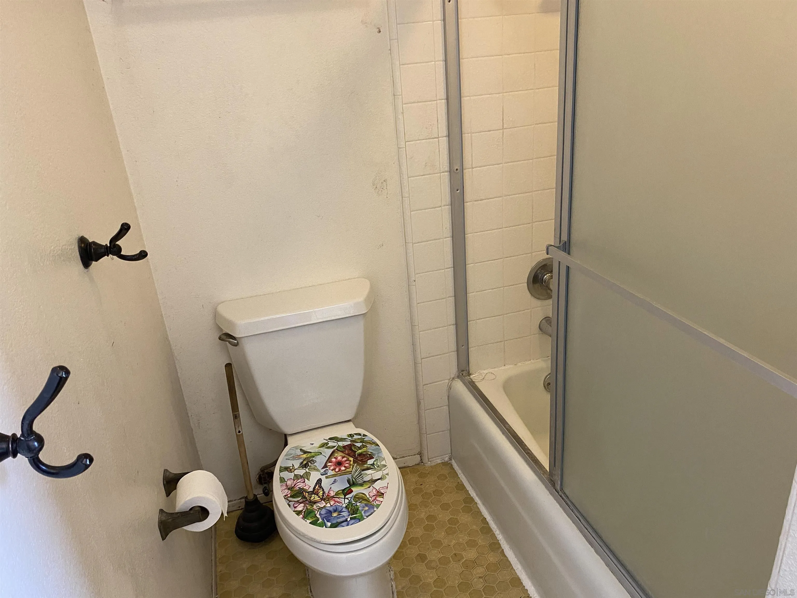 https://cdn.realtyfeed.com/cdn/127/240022011/694d12466e1929bca1ae0203180cc1cf.webp