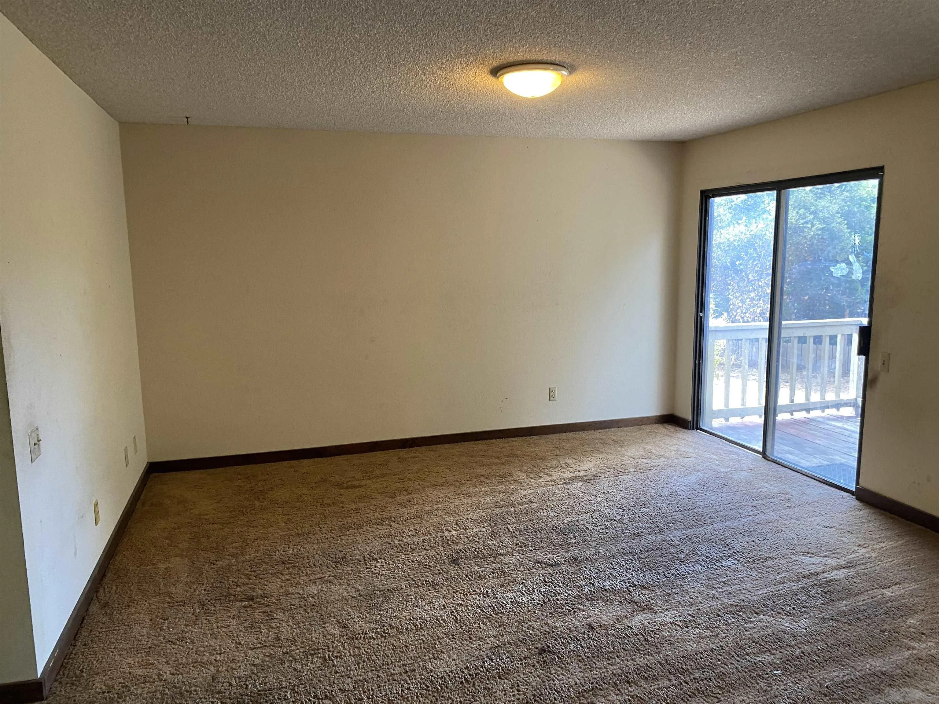 https://cdn.realtyfeed.com/cdn/127/240022011/81394bc237ad6a96ad179869dc29d929.webp