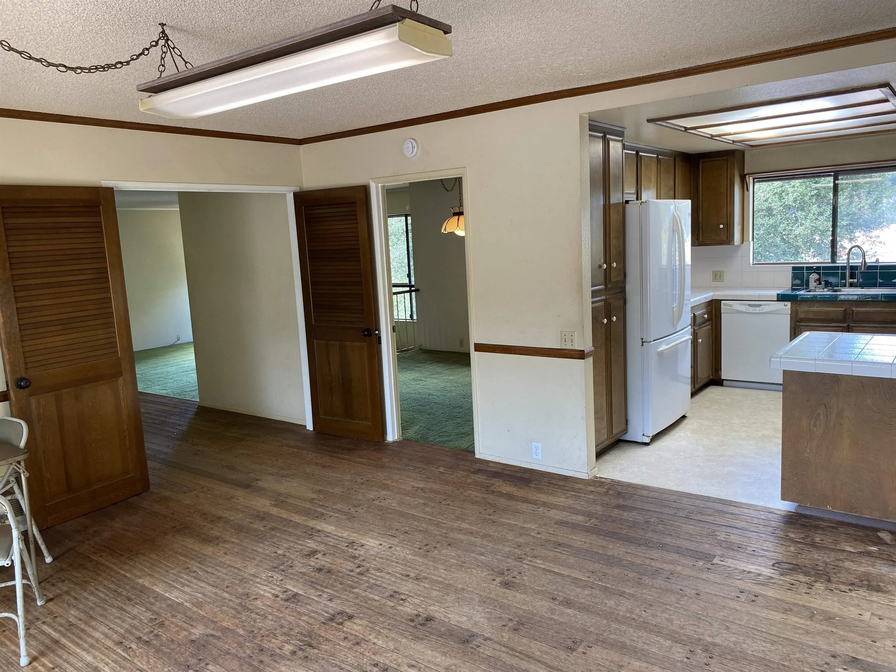 https://cdn.realtyfeed.com/cdn/127/240022011/fd32c5ffb66cc8873035769cd918ab0f.webp
