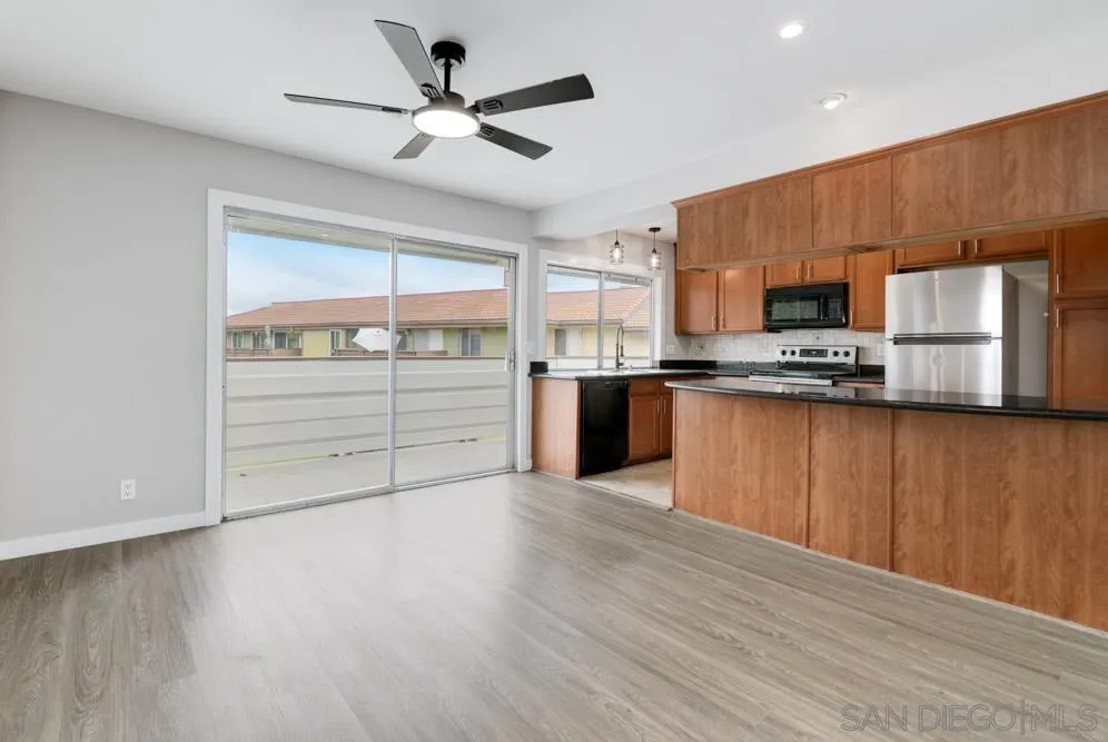 Photo #5: 240022516 Listing 