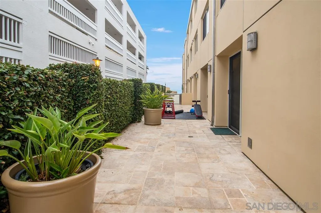 https://cdn.realtyfeed.com/cdn/127/240022992/2eef857f52839d3eed7eb1d9e90dca0a.webp