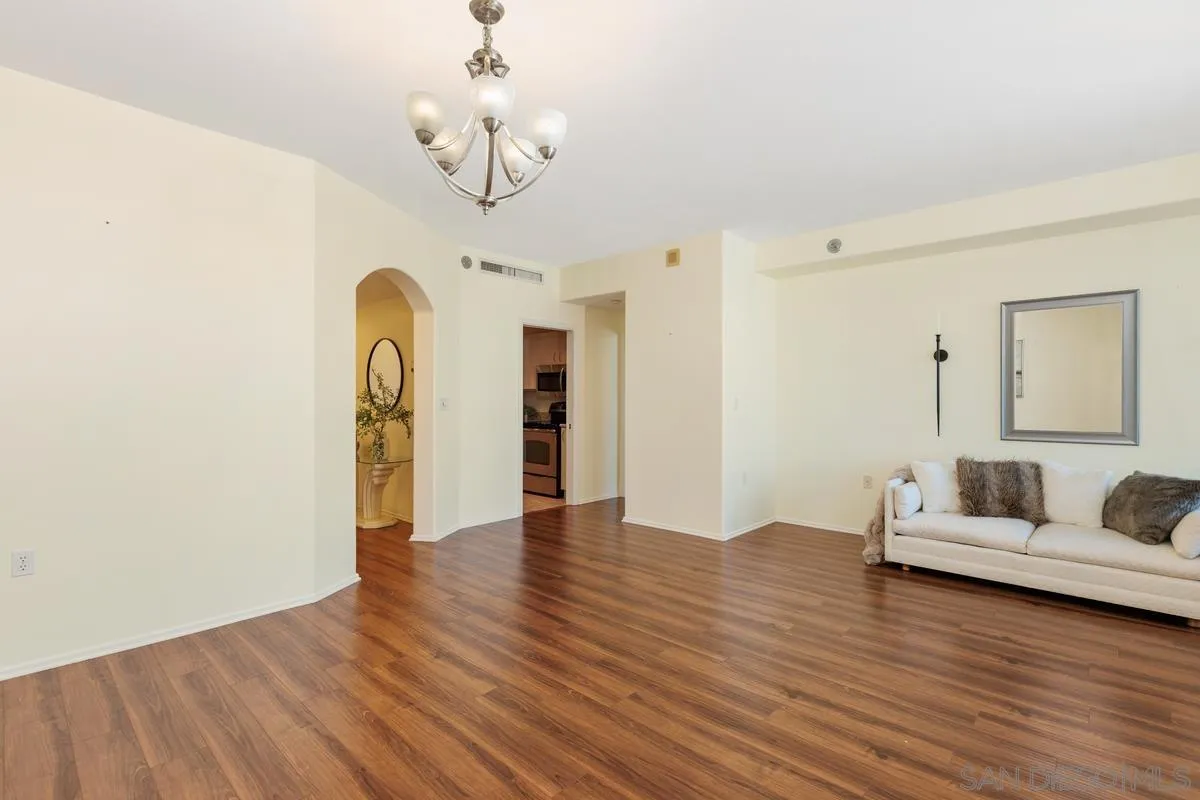 Photo #3: 240023010 Listing 