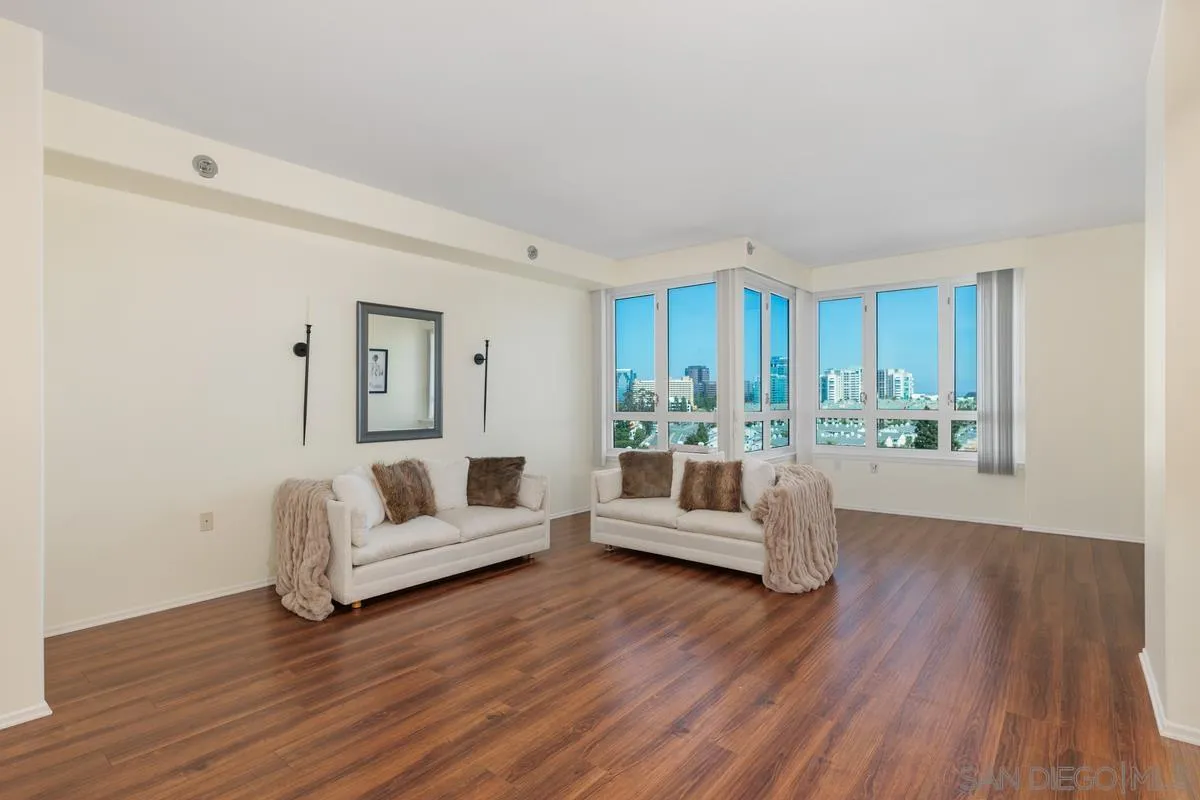 Photo #2: 240023010 Listing 