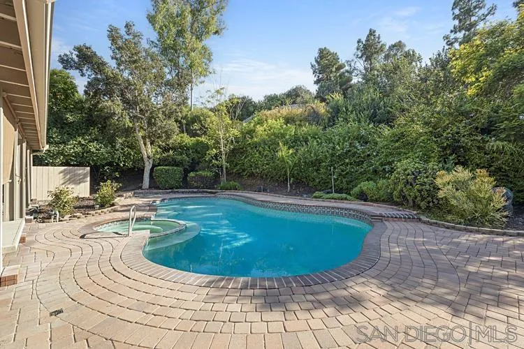 https://cdn.realtyfeed.com/cdn/127/240023051/601f997214b3f1a091ed8bd677f6f613.webp