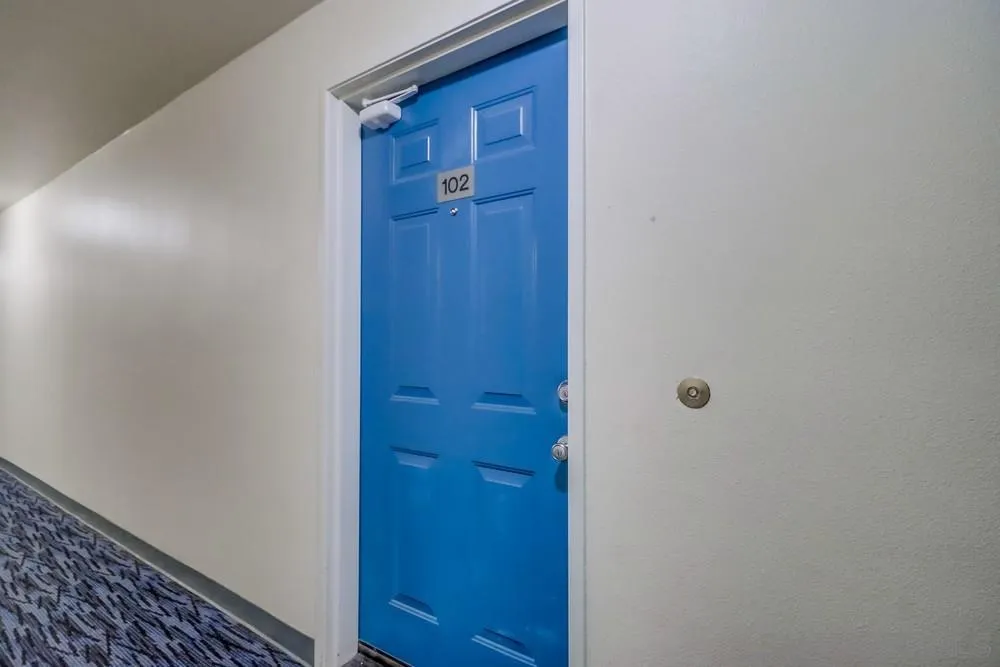 Photo #3: 240023524 Listing 