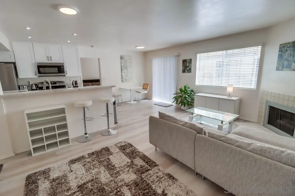 Photo #5: 240023524 Listing 