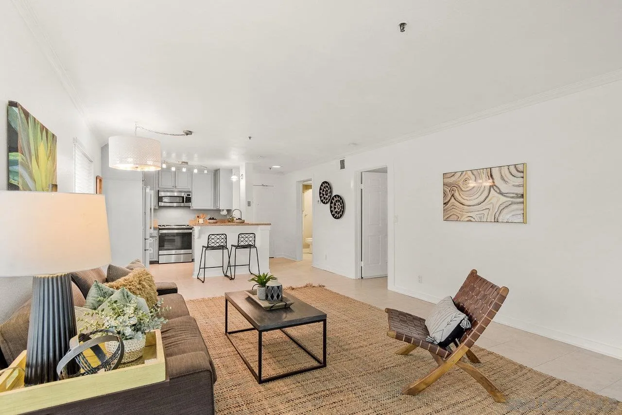 Photo #6: 240023544 Listing 