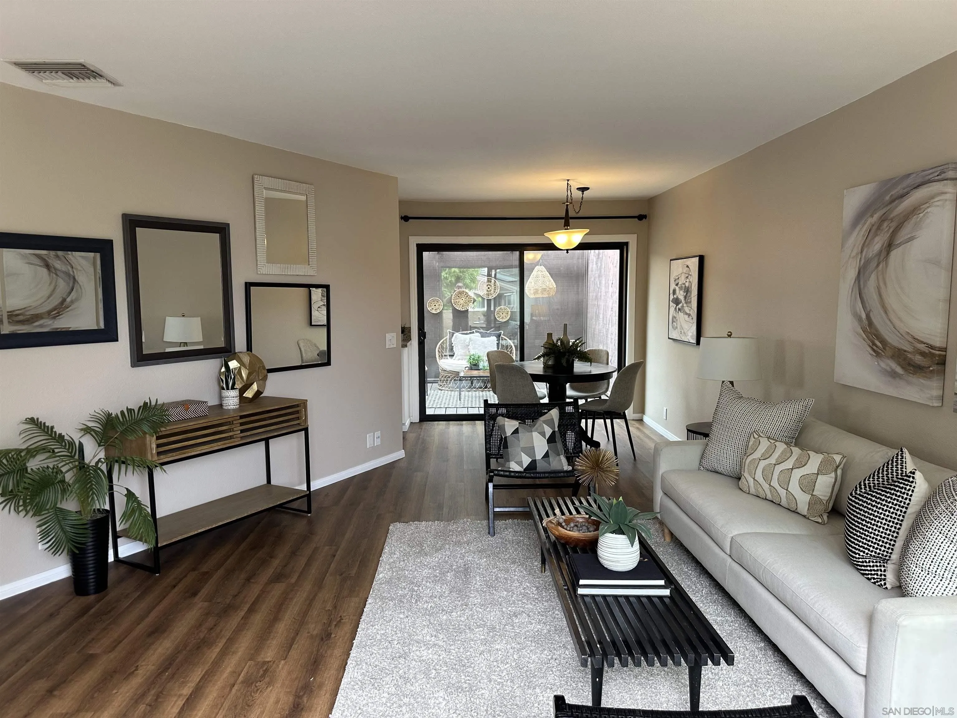 Photo #3: 240023722 Listing 