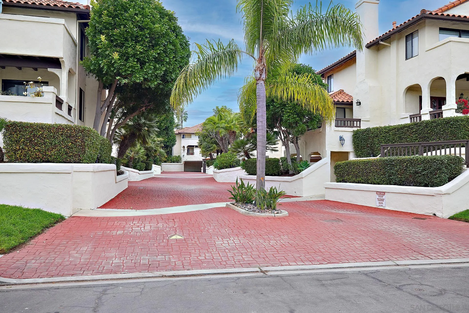 Photo #2: 240024024 Listing 