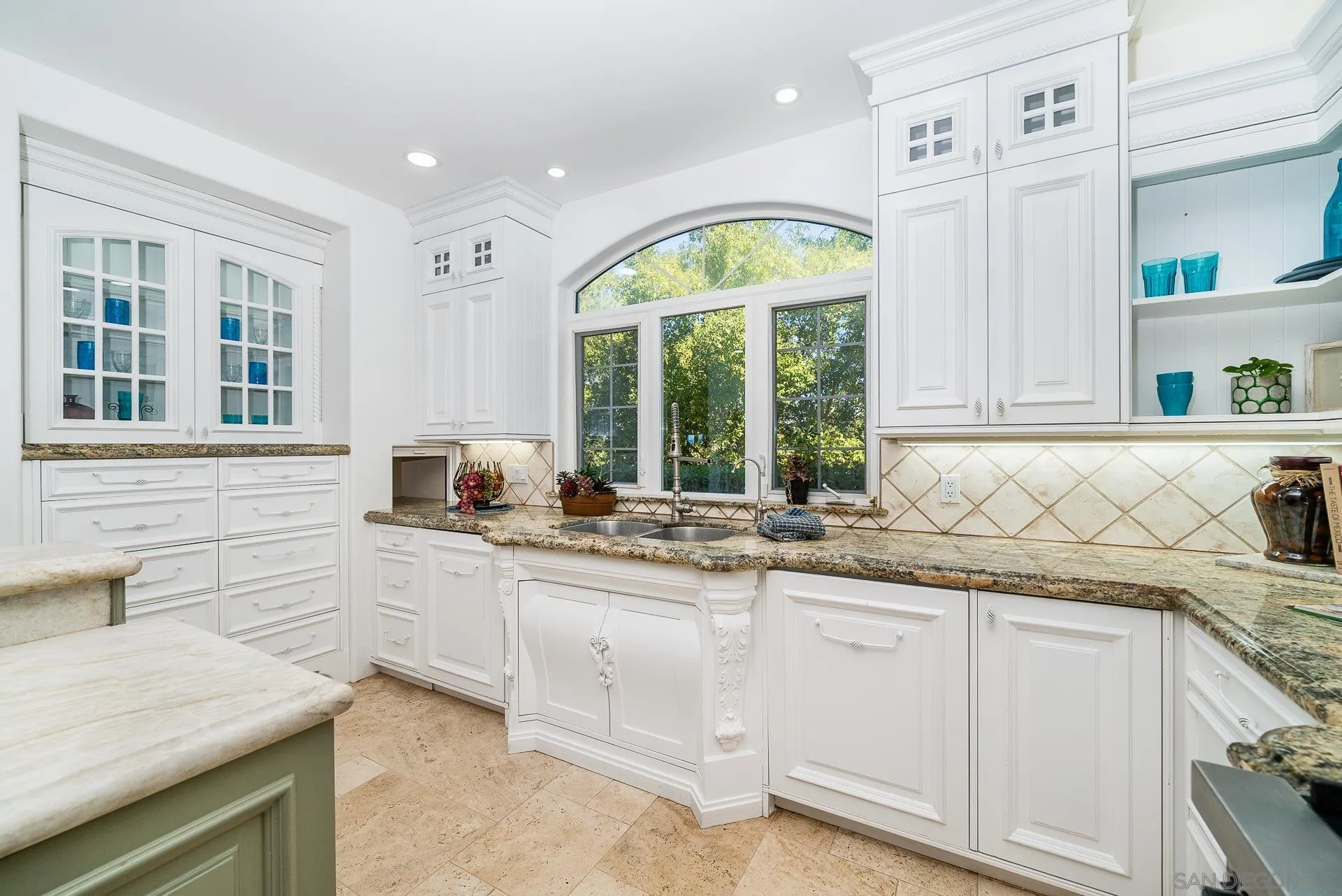 https://cdn.realtyfeed.com/cdn/127/240024533/b848ec27479fbaa2c313c82d0e683863.webp