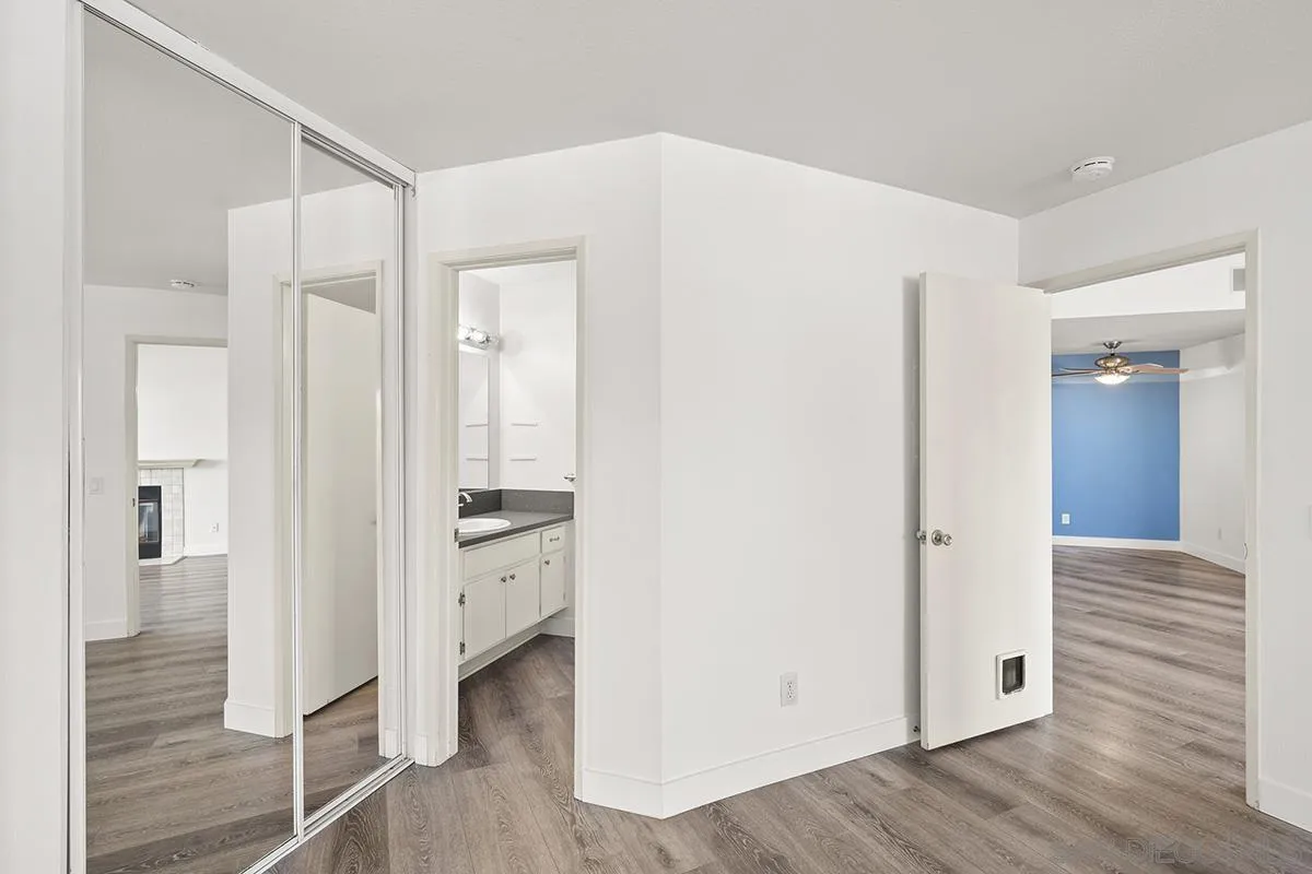 https://cdn.realtyfeed.com/cdn/127/240024542/21cd7768f932fb62f70d96d3247df4ce.webp
