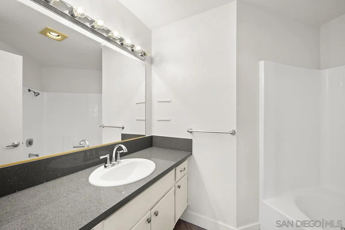 https://cdn.realtyfeed.com/cdn/127/240024542/42d44194ade3d912f94e3af0f0840668.webp