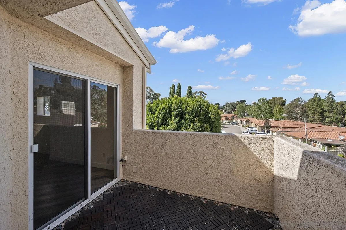 https://cdn.realtyfeed.com/cdn/127/240024542/518a56e30bad35b39d57d93cd1d91a44.webp