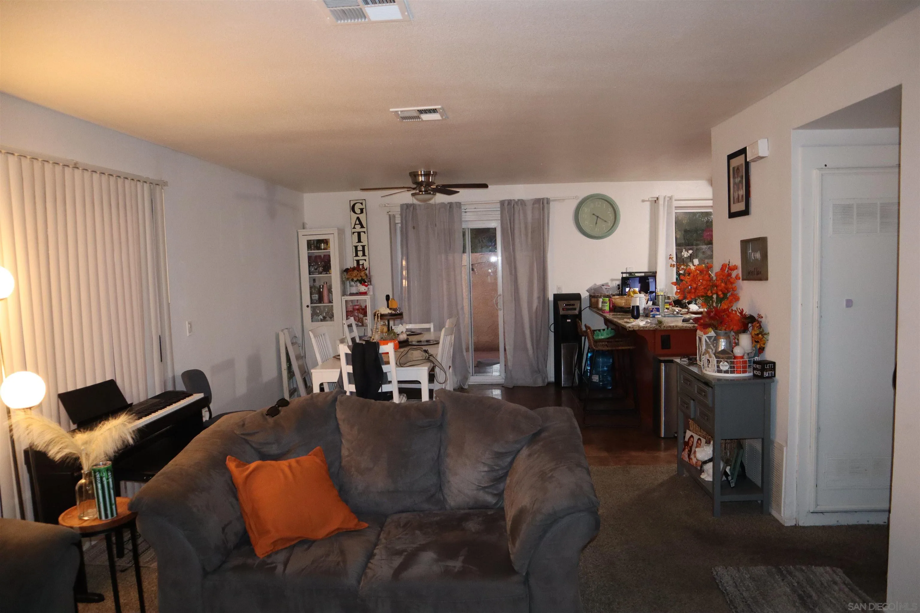 https://cdn.realtyfeed.com/cdn/127/240024624/f91b08d703bb56ecf628aba852eec85f.webp