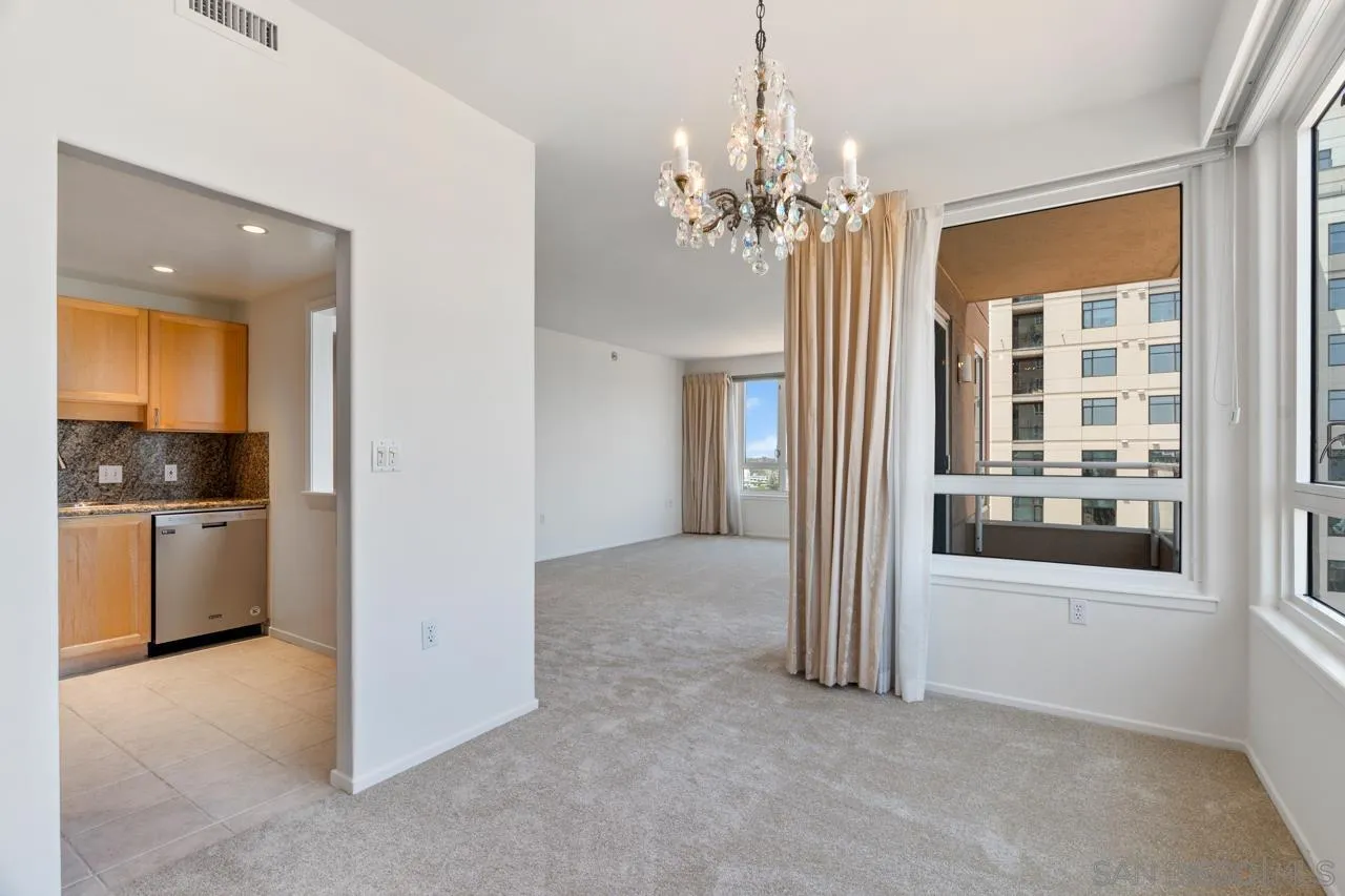 Photo #8: 240024680 Listing: Photo #8