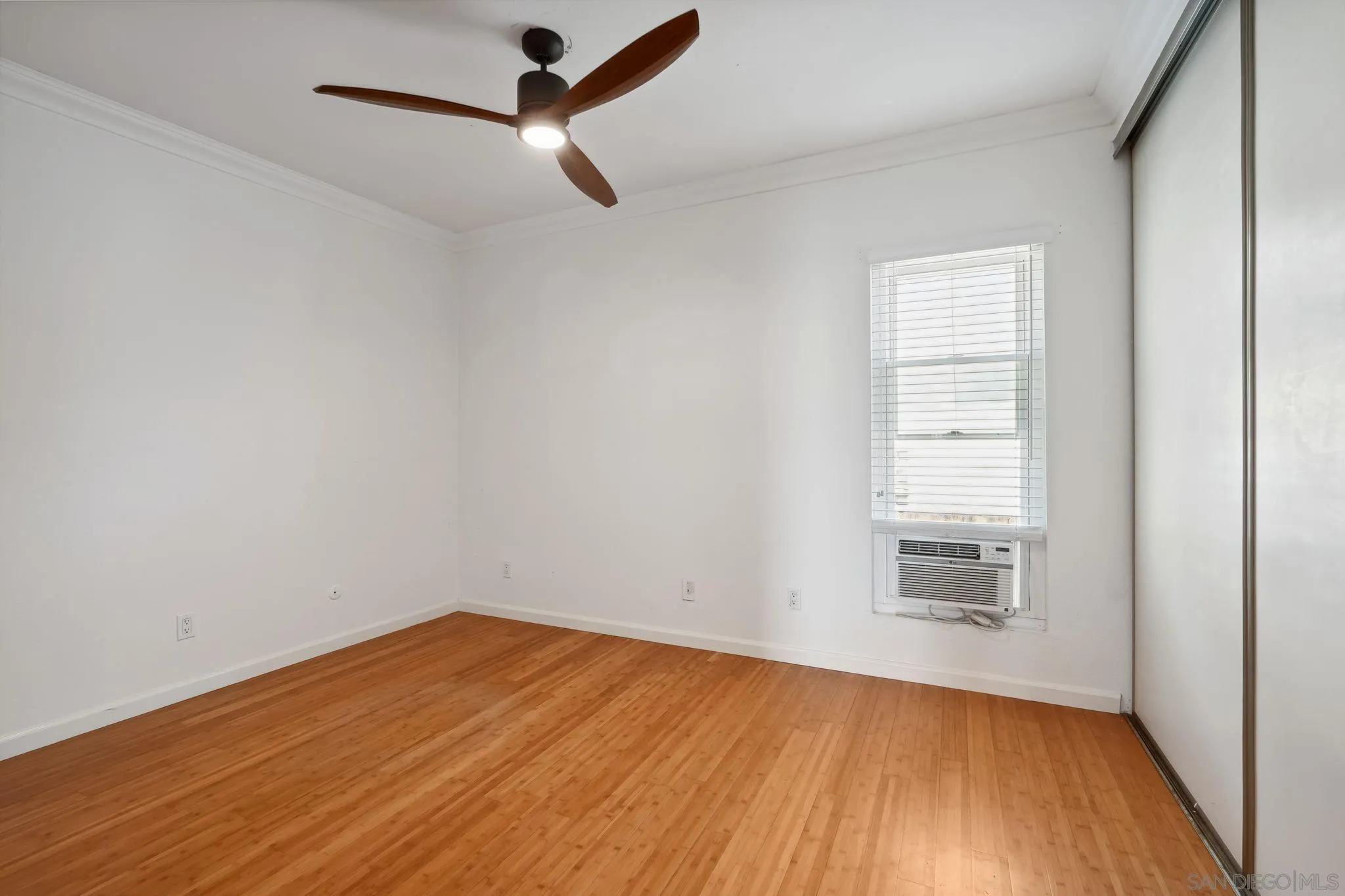 Photo #16: 240024950 Listing: Photo #16