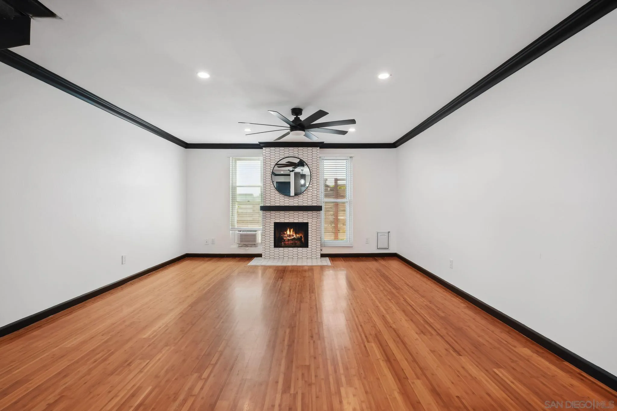 Photo #5: 240024950 Listing 
