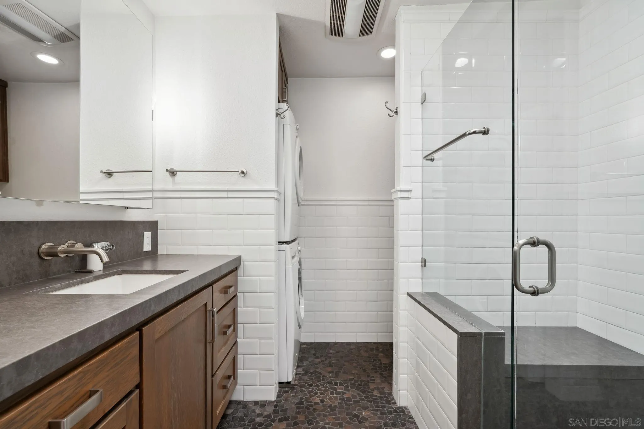 Photo #18: 240024950 Listing: Photo #18