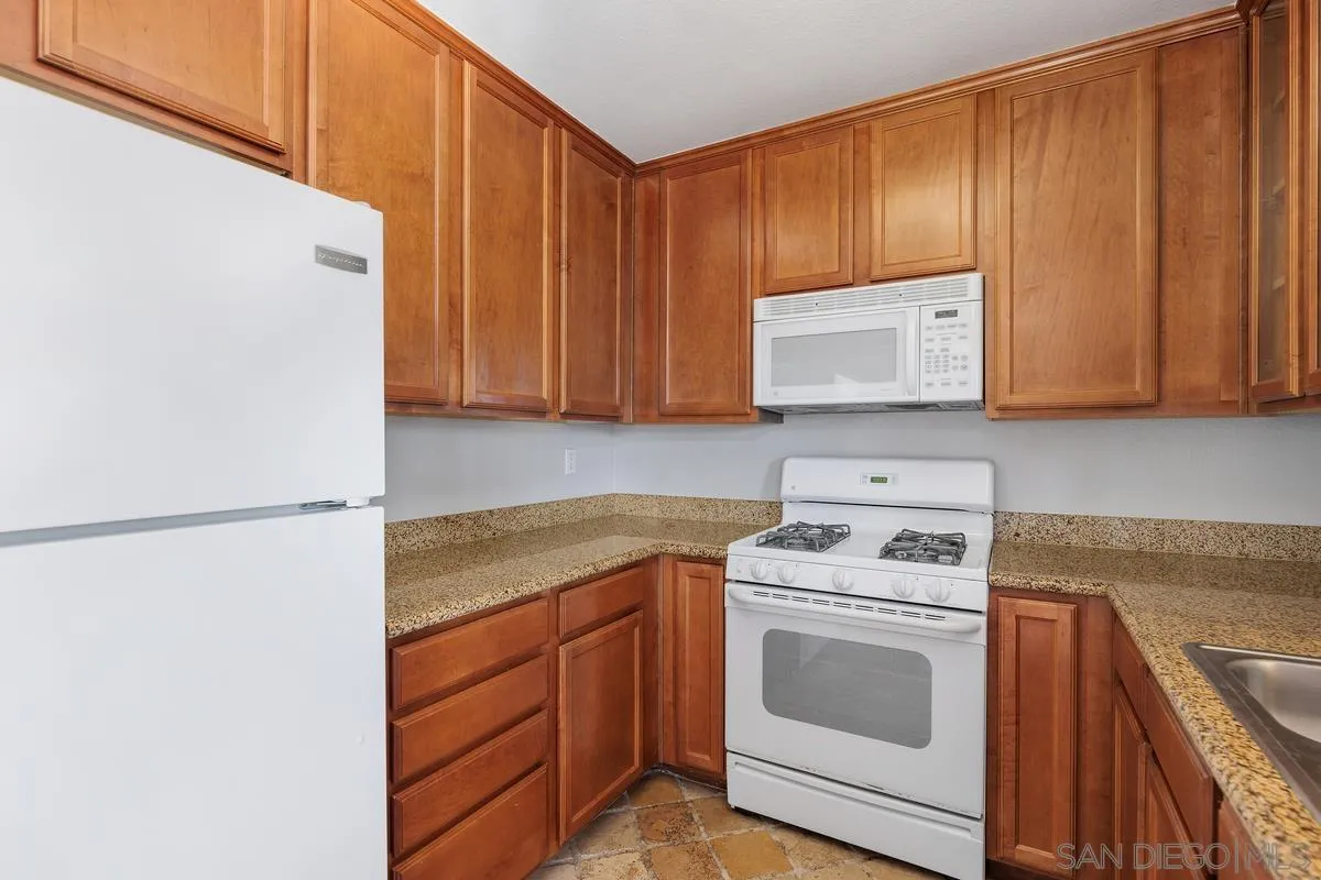 https://cdn.realtyfeed.com/cdn/127/240025057/a2af86acdbfa284a4d7f14313777180d.webp