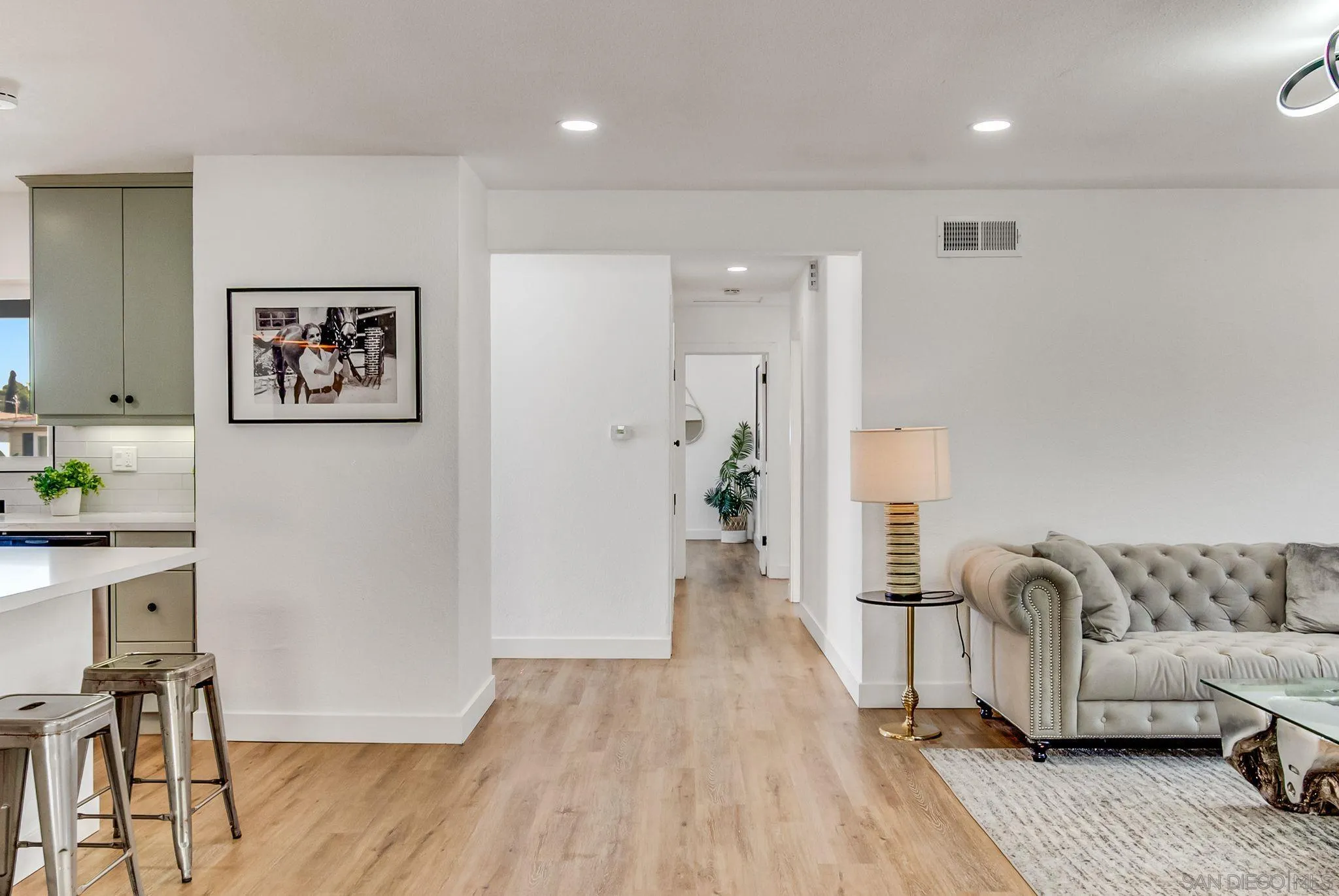 https://cdn.realtyfeed.com/cdn/127/240025307/64126a1e64713487916deab7957a233b.webp