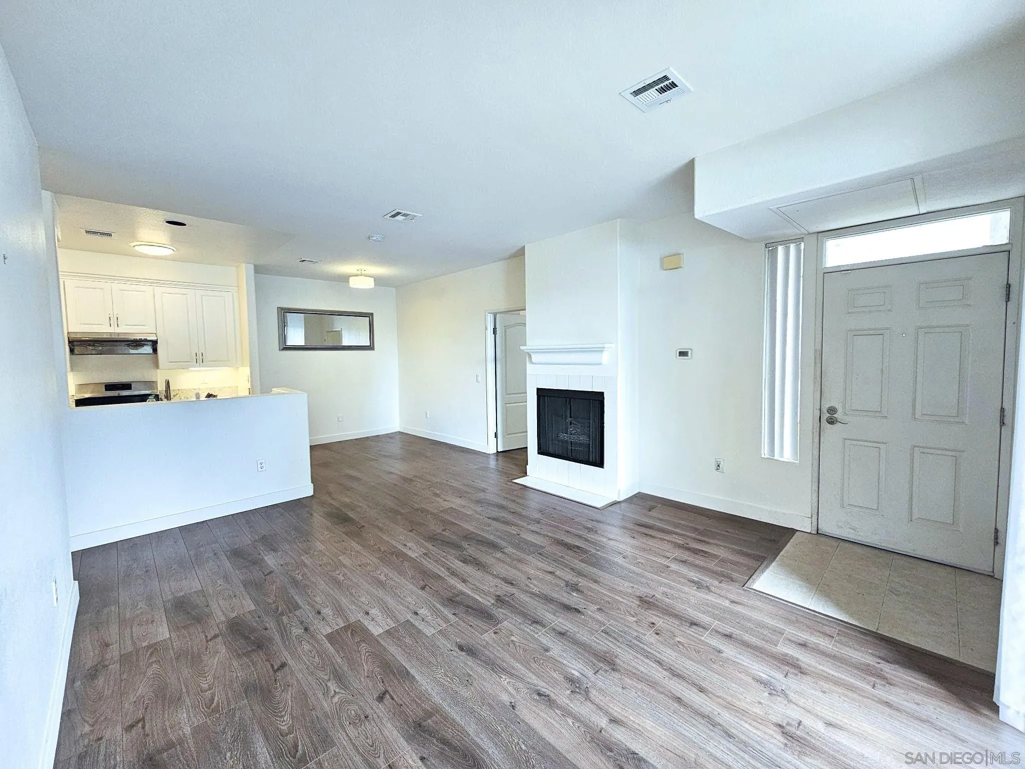 Photo #3: 240025488 Listing 