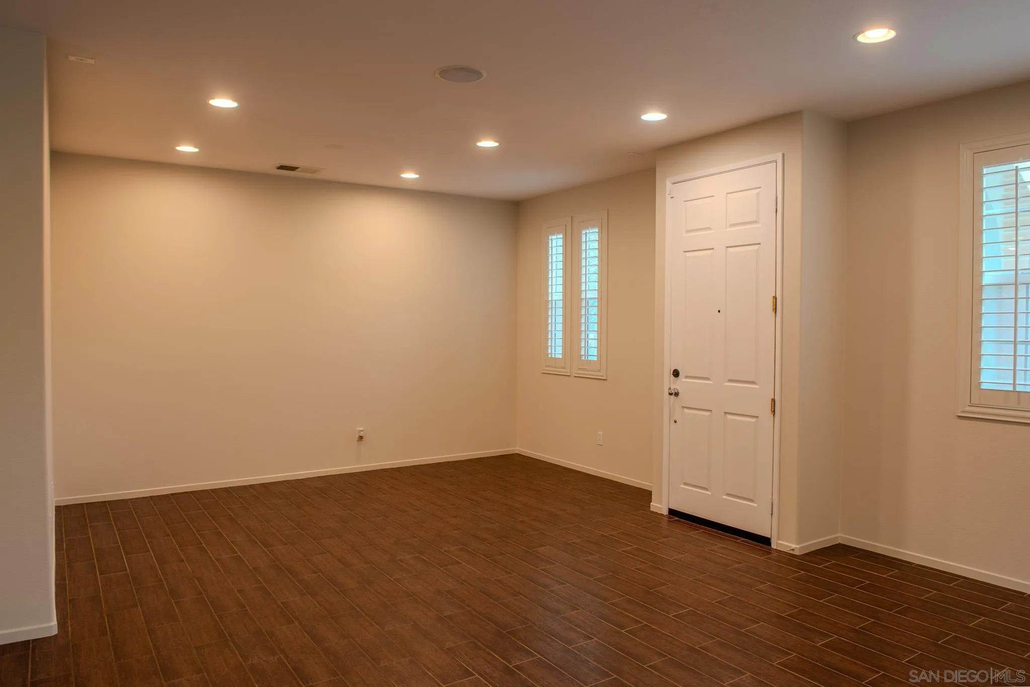 https://cdn.realtyfeed.com/cdn/127/240025558/8ef350ebff880a0581fe7bda473f6ba7.webp