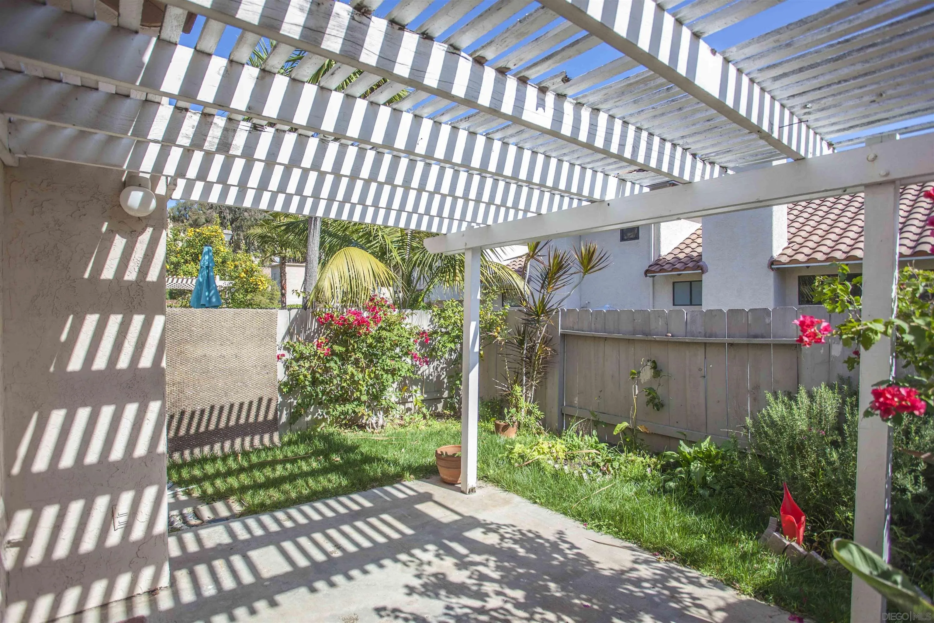 Photo #4: 240025680 Listing 