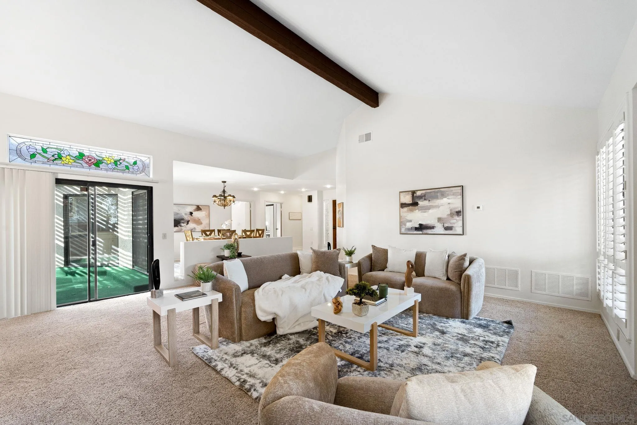 Photo #3: 240025689 Listing 