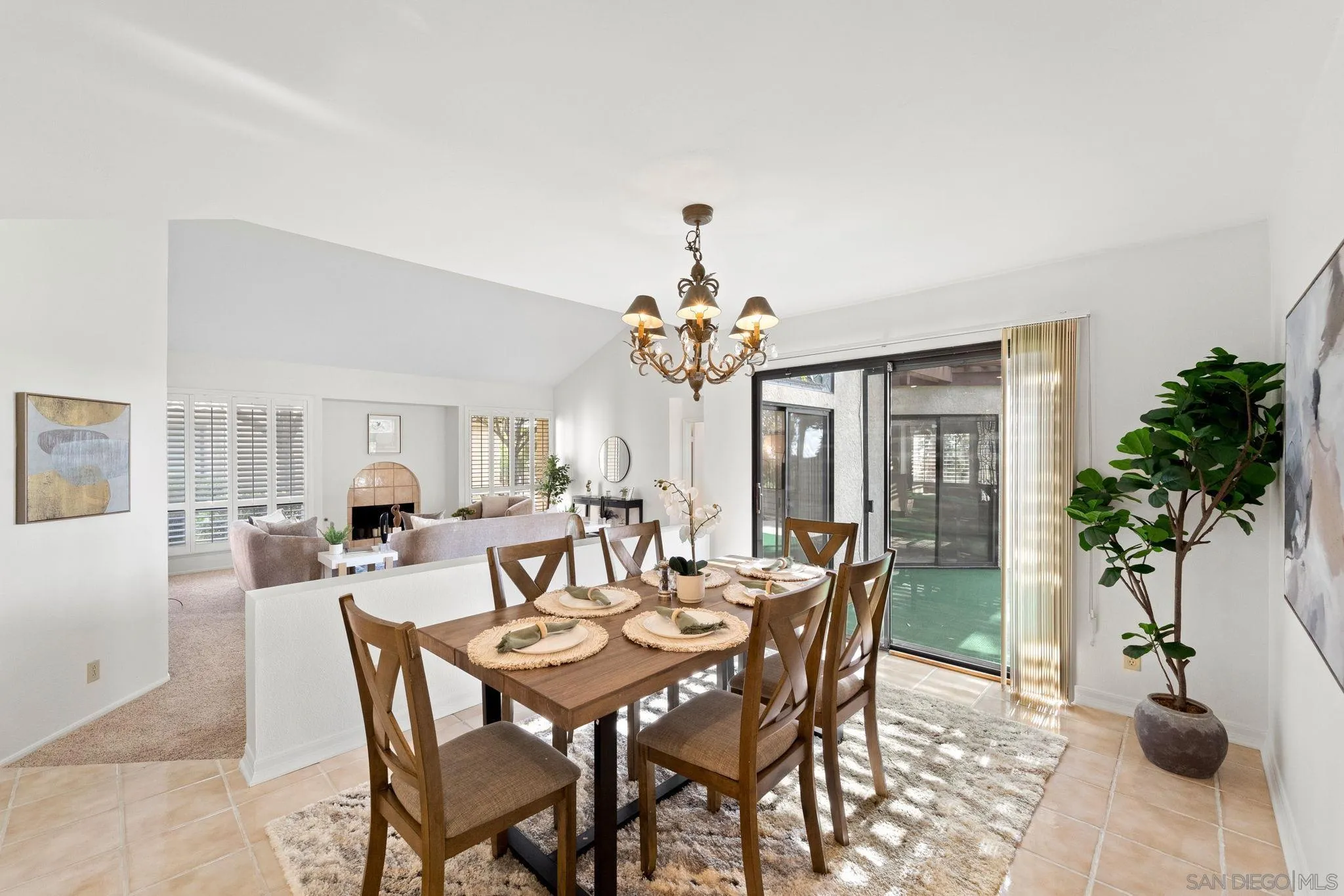 Photo #4: 240025689 Listing 