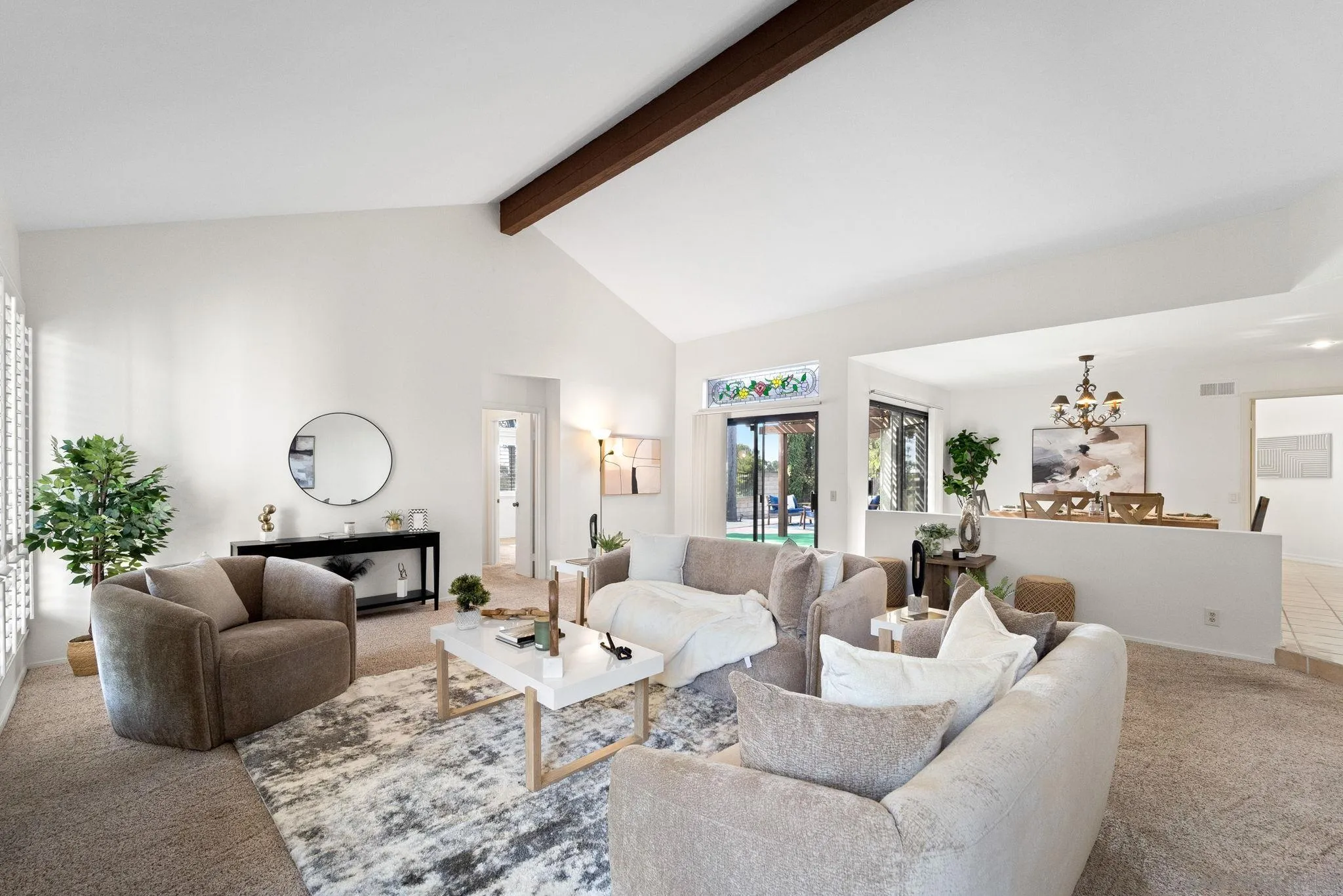 Photo #2: 240025689 Listing 