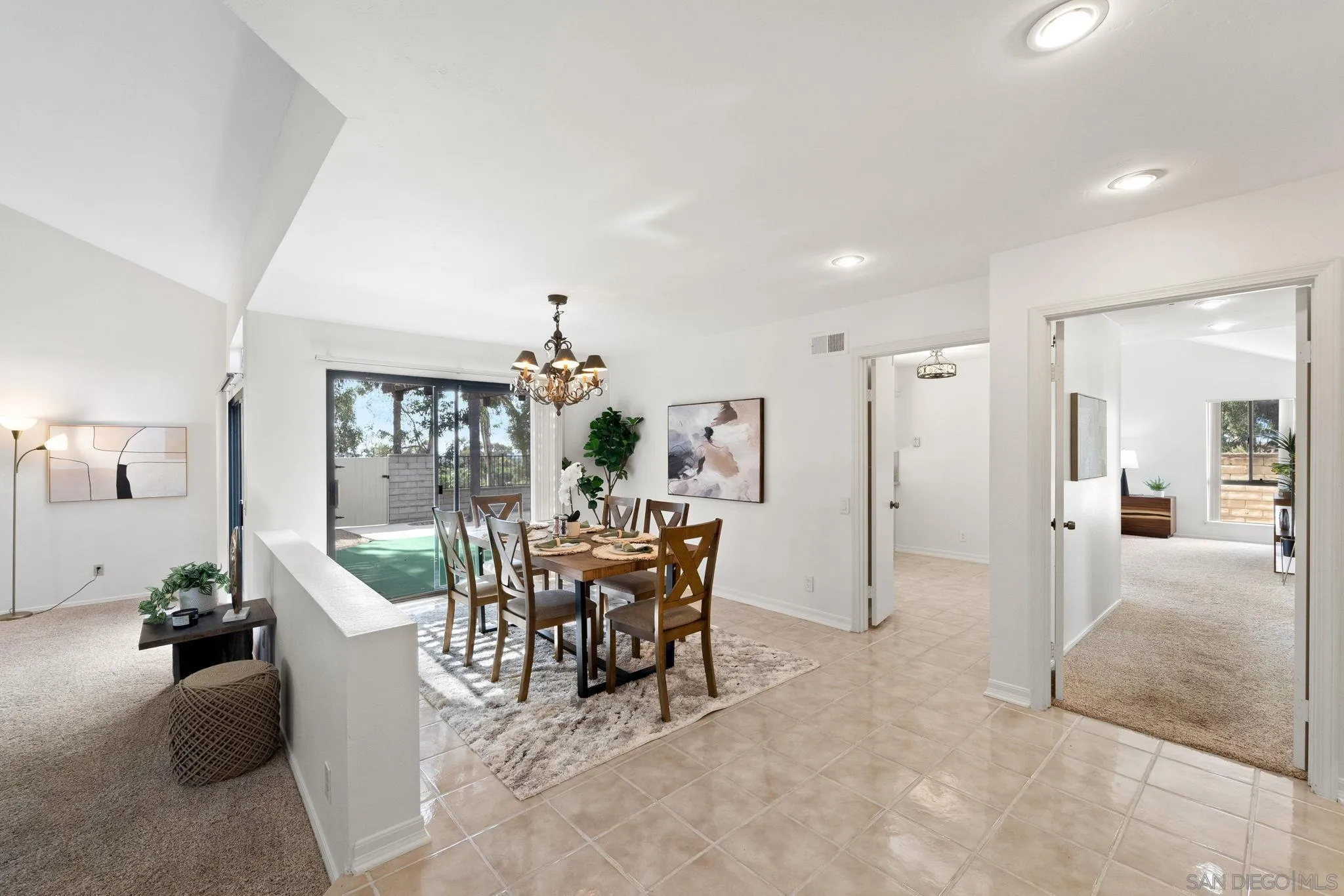 Photo #5: 240025689 Listing 