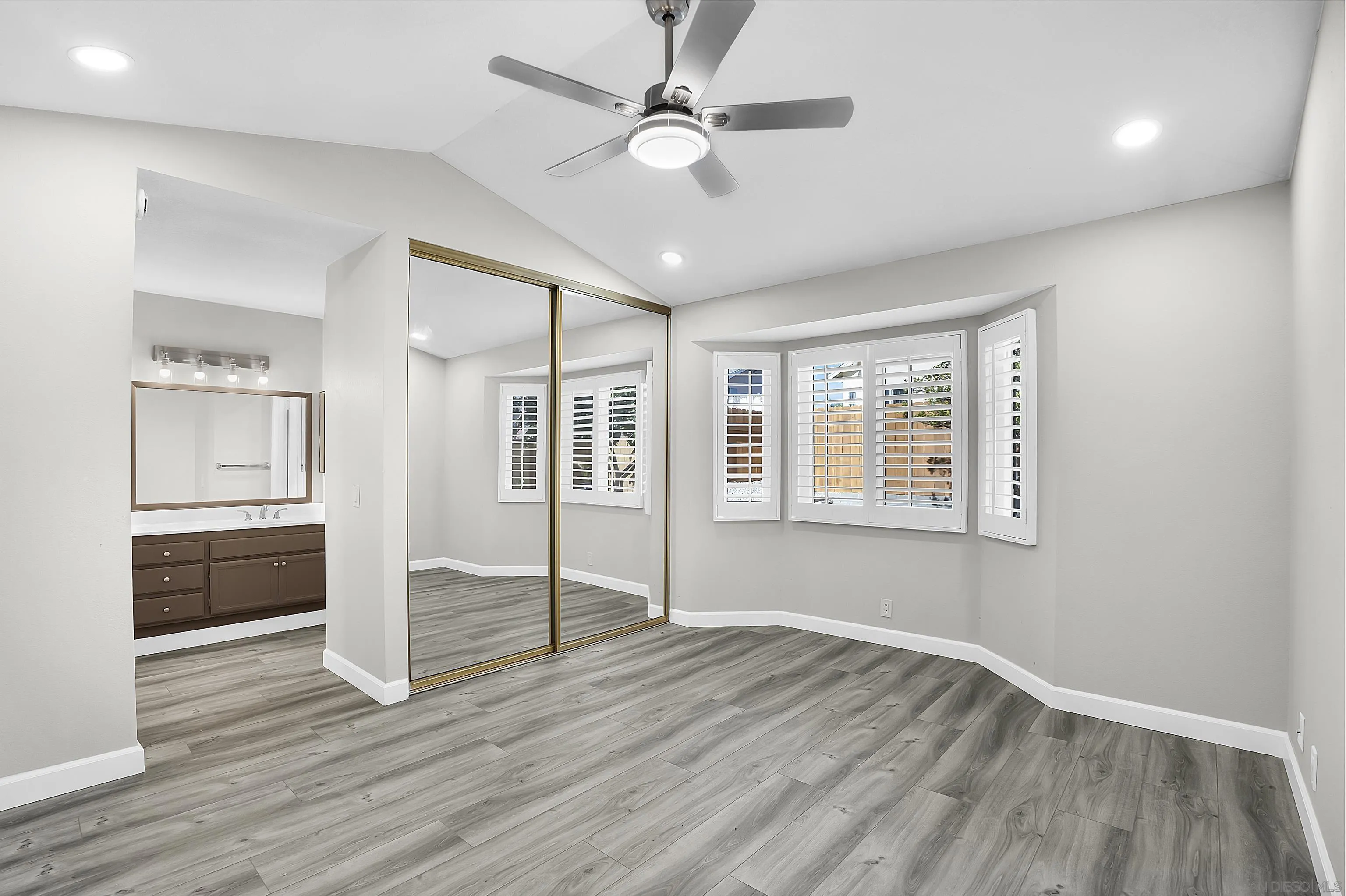 https://cdn.realtyfeed.com/cdn/127/240025937/b5576651d2c5c62cb304c7b867df0123.webp