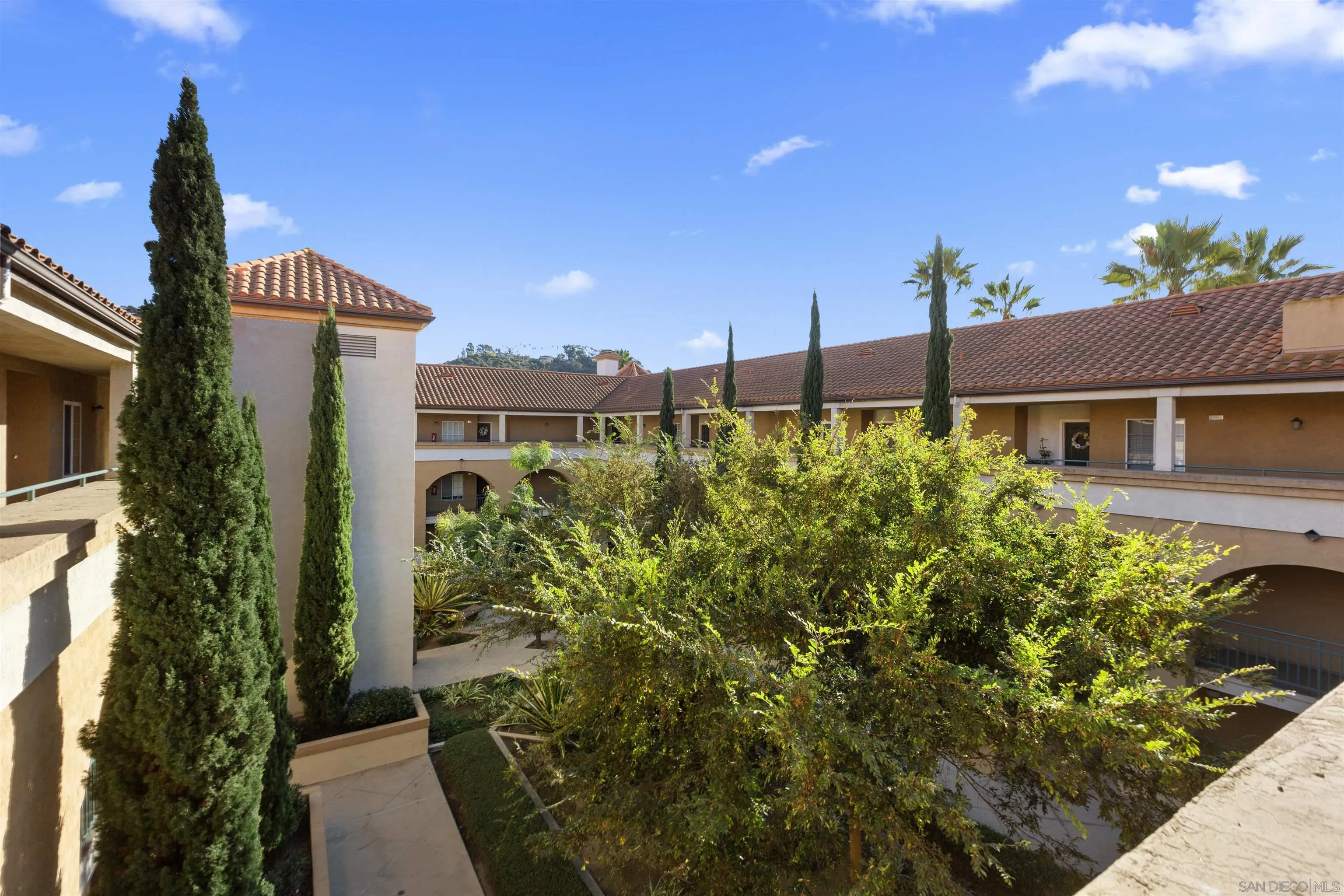 Photo #3: 240026179 Listing 