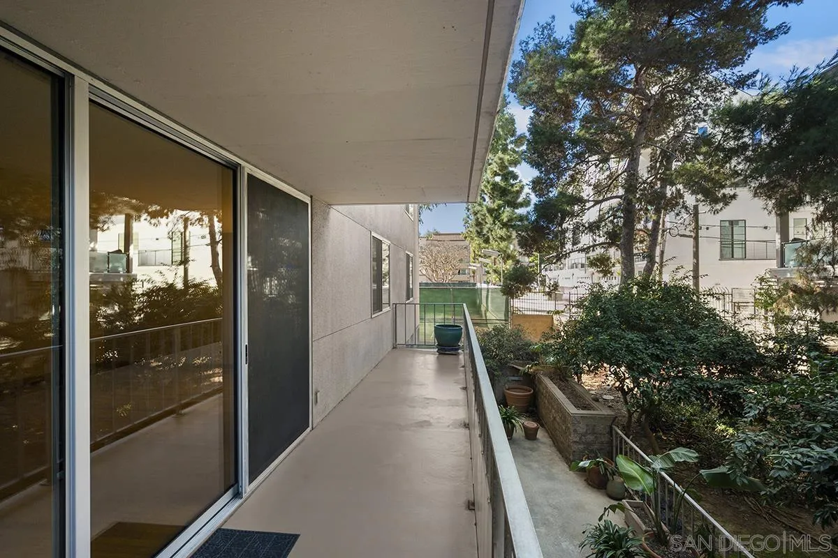 Photo #4: 240026275 Listing 
