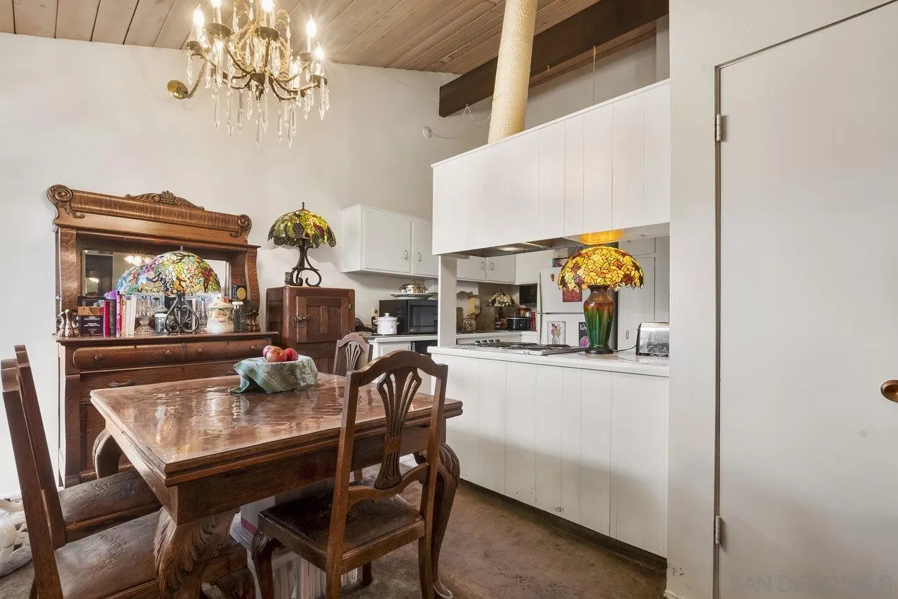 Photo #5: 240026317 Listing 