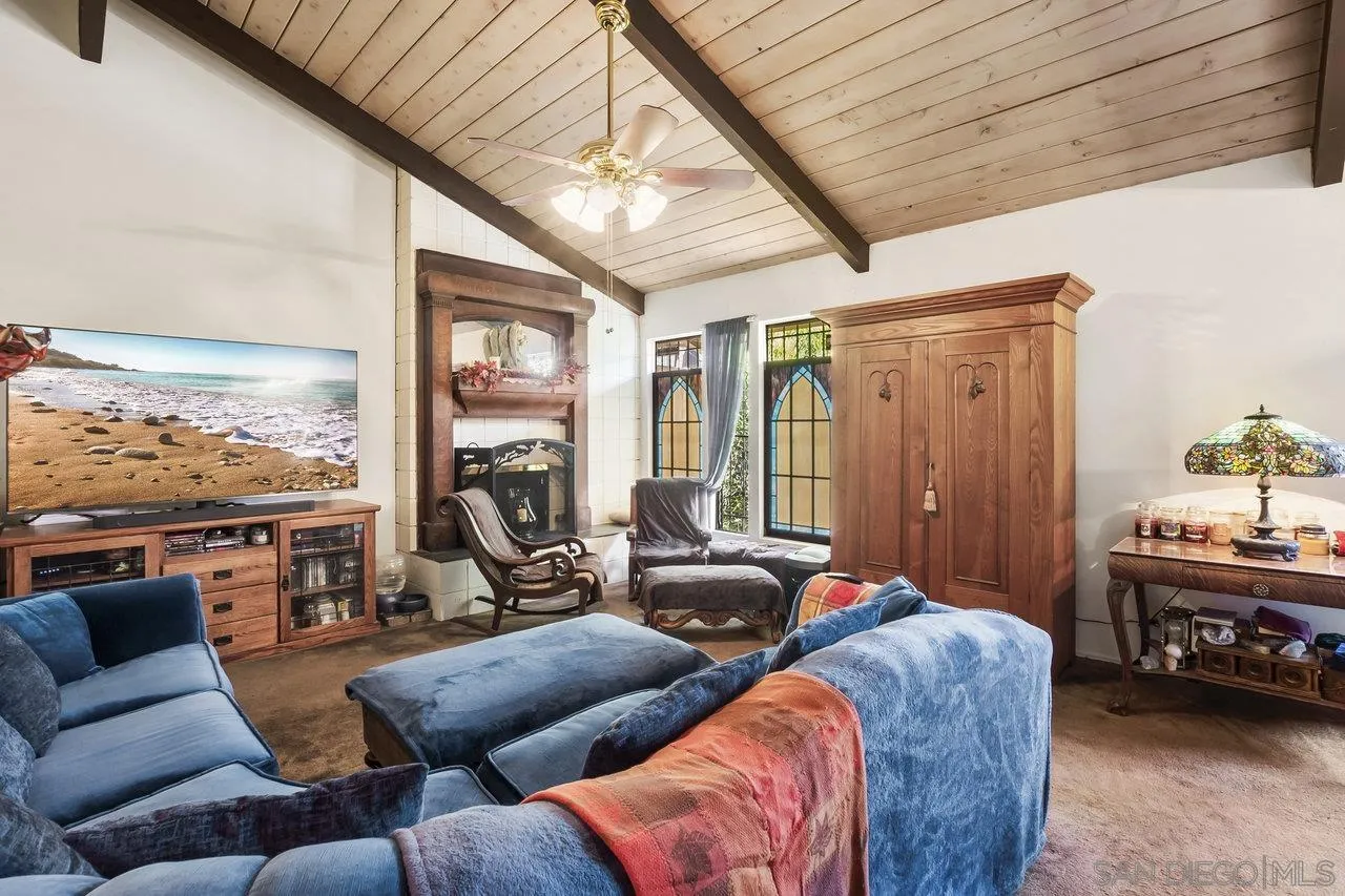 Photo #6: 240026317 Listing 