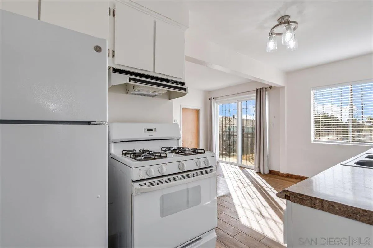 https://cdn.realtyfeed.com/cdn/127/240026446/4f3039eff9514029da292a479d6754f9.webp