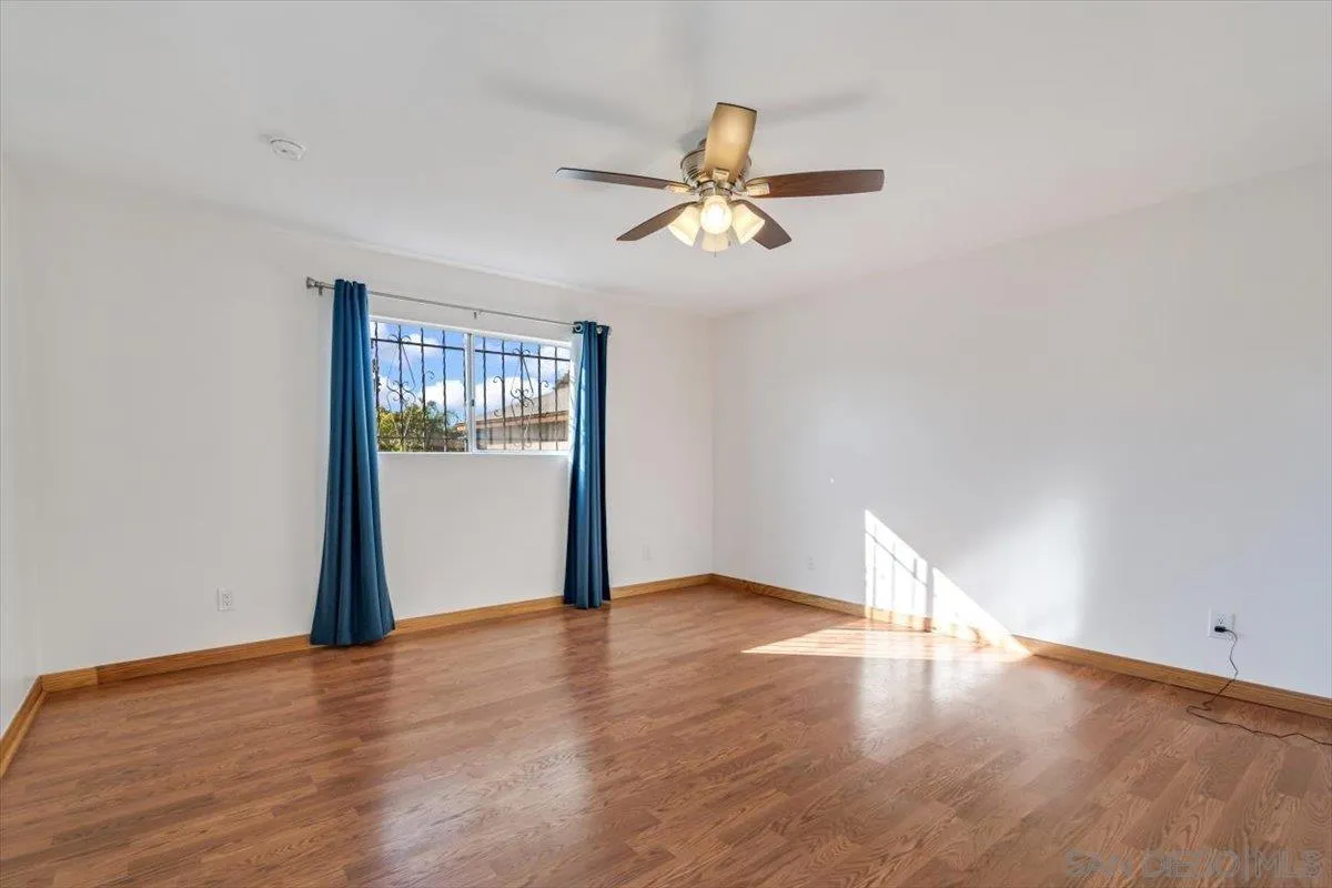 https://cdn.realtyfeed.com/cdn/127/240026446/51e8cbe94ef628e5bb3b3de91175c042.webp
