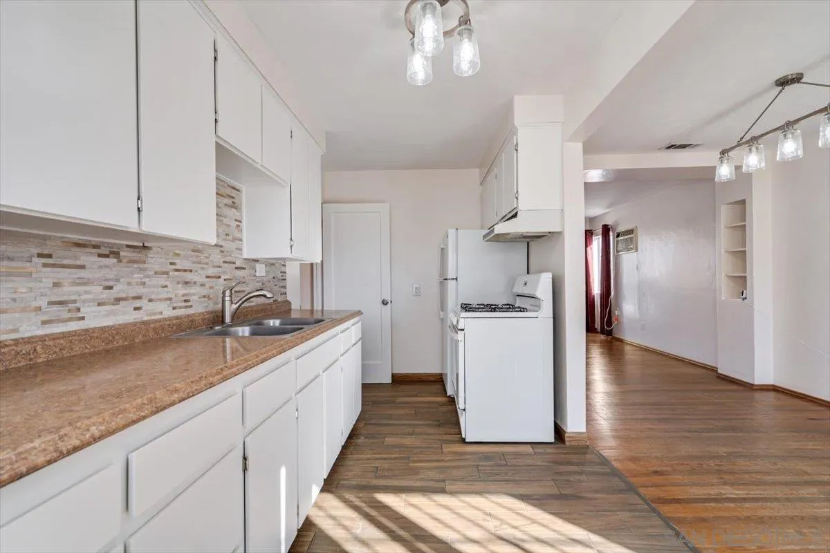 https://cdn.realtyfeed.com/cdn/127/240026446/8ce55047126cc0be325b04dad8f41207.webp