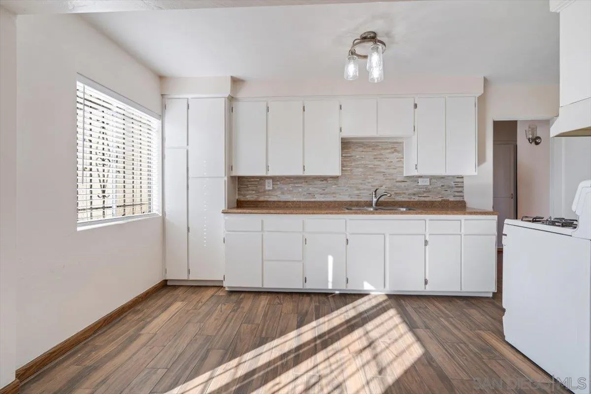 https://cdn.realtyfeed.com/cdn/127/240026446/980d7c4e3c11cc1e67d219854ec1ac3e.webp