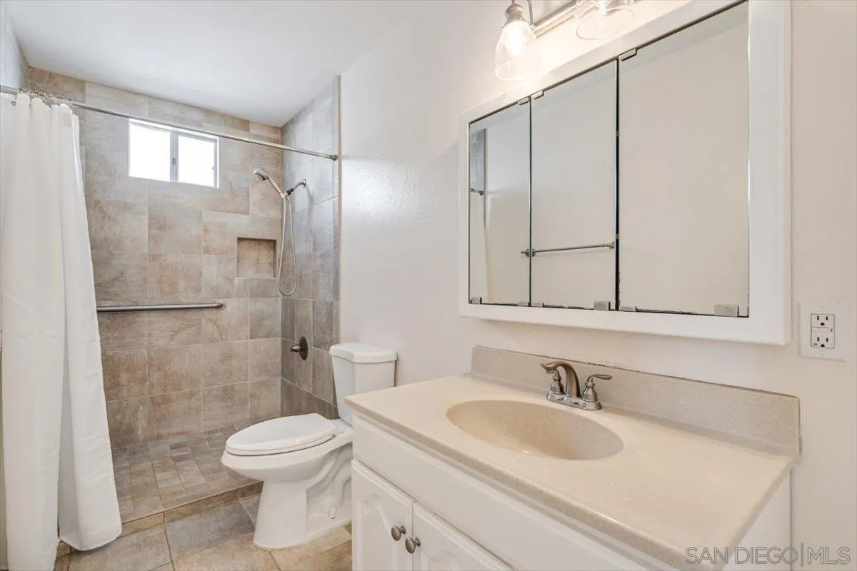 https://cdn.realtyfeed.com/cdn/127/240026446/af517e3b4b3a5b9c85fb68fa34c2e987.webp