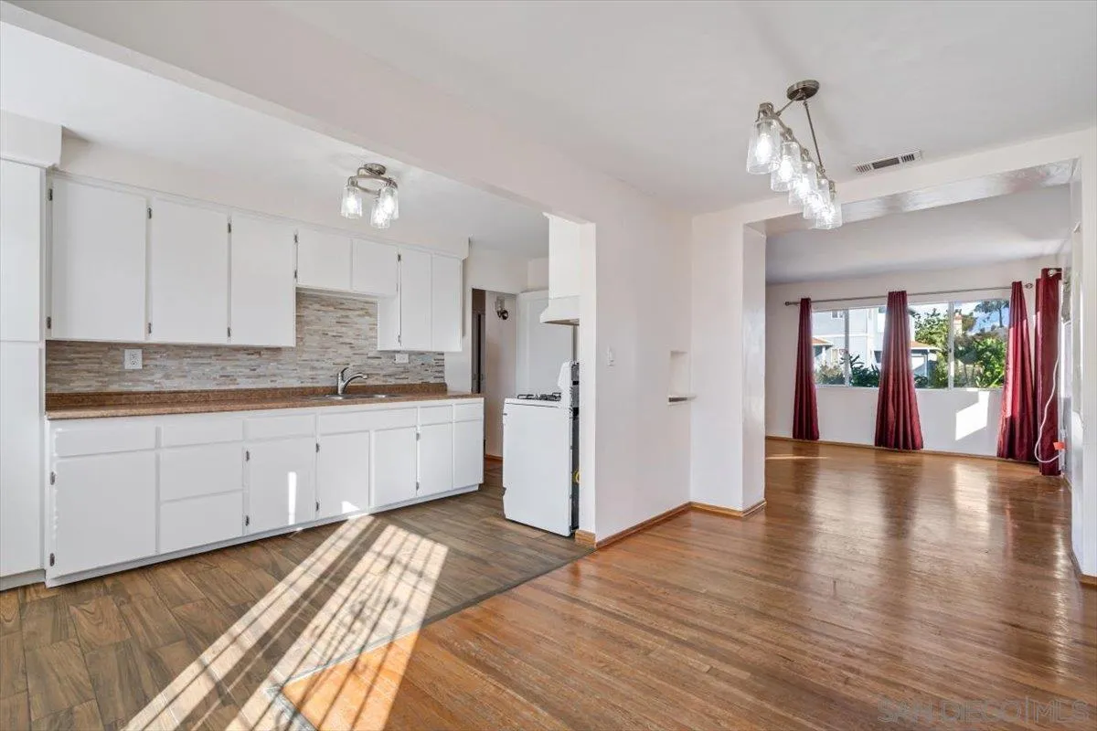 https://cdn.realtyfeed.com/cdn/127/240026446/b6f4e1b18cc90e6da532b70205cb2412.webp