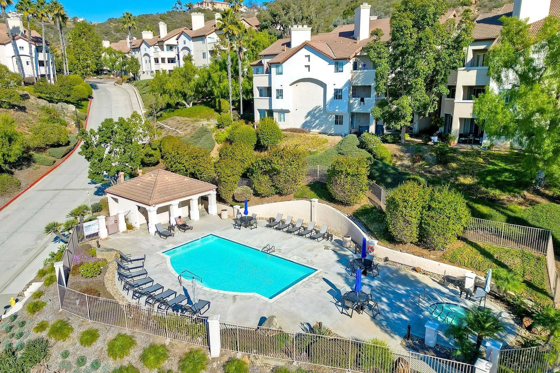 https://cdn.realtyfeed.com/cdn/127/240026682/c32854e3f8204800aaee26e9224f7613.webp