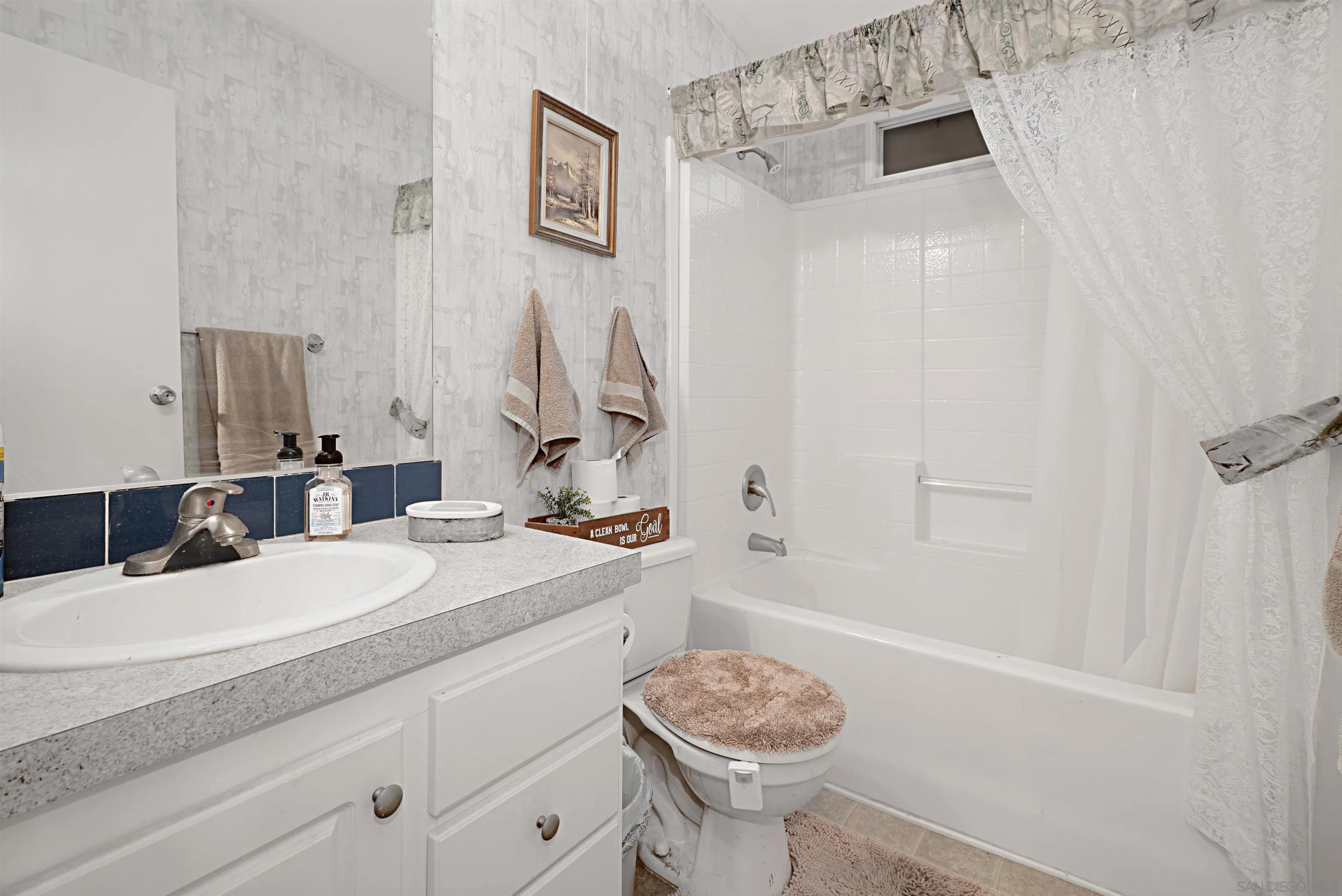 https://cdn.realtyfeed.com/cdn/127/240026910/19993f7b6703f1f5dec1962fe5927bb1.webp