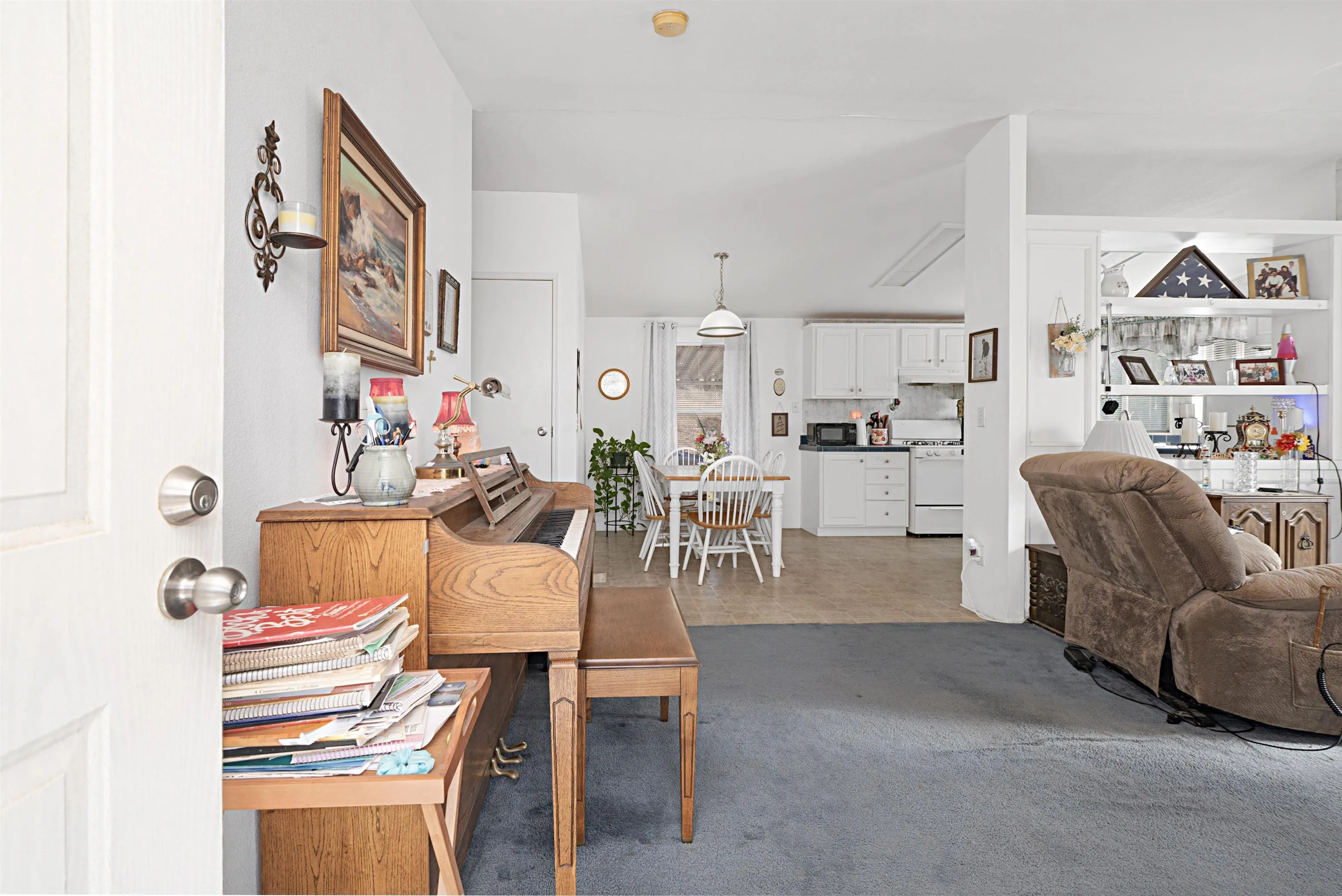 https://cdn.realtyfeed.com/cdn/127/240026910/488d61f12dabda8be8f6eb59fd1c246a.webp