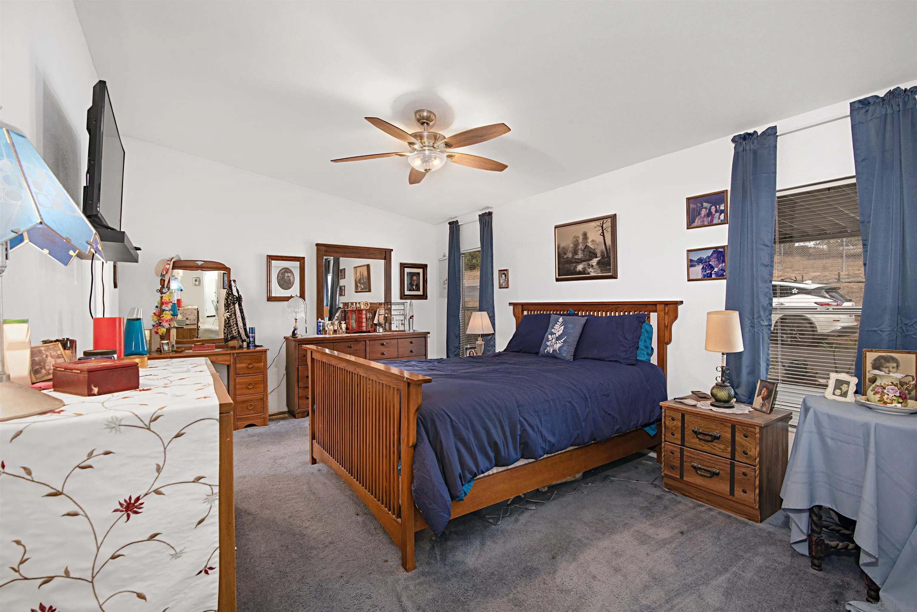 https://cdn.realtyfeed.com/cdn/127/240026910/98f9eab24125702c7178fde834dde6fd.webp