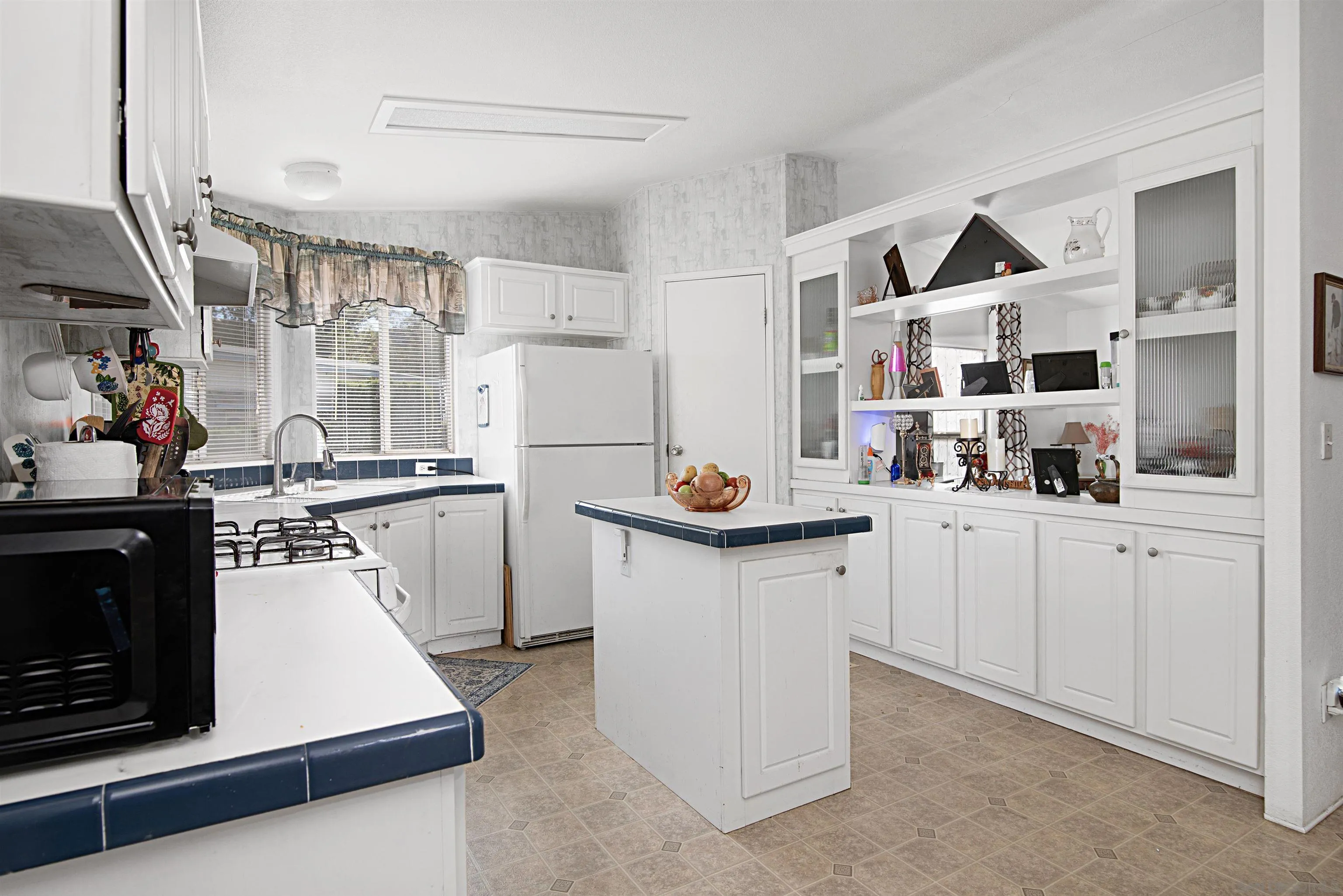 https://cdn.realtyfeed.com/cdn/127/240026910/e63881441afc7fedc8dd7a210fc29a3a.webp