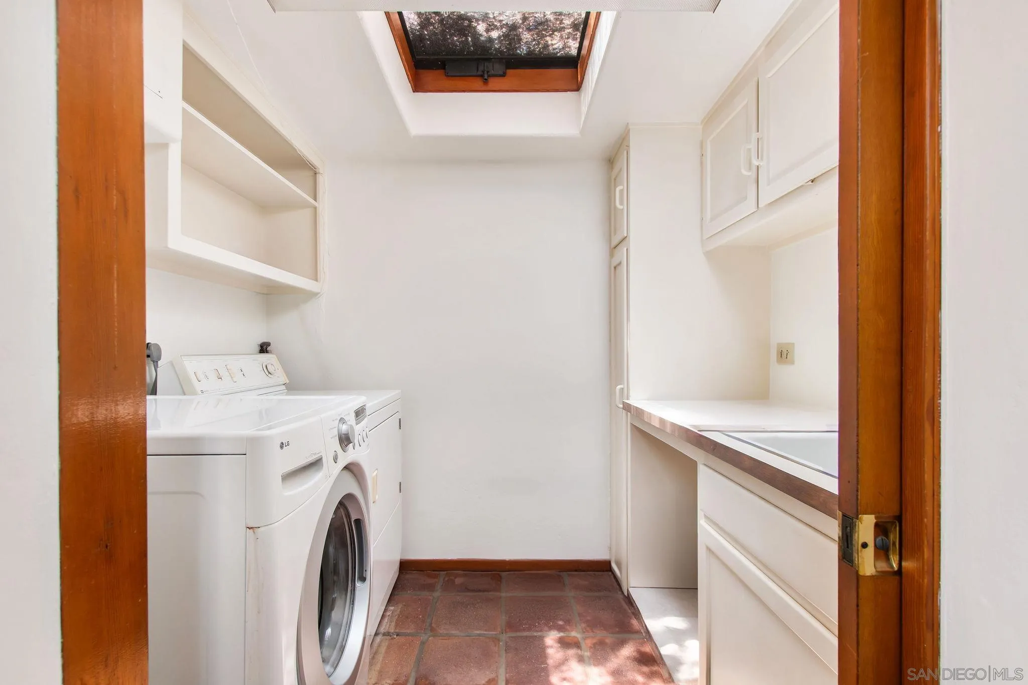 https://cdn.realtyfeed.com/cdn/127/240026943/db446d50de622cb8cb3f195c664a9797.webp