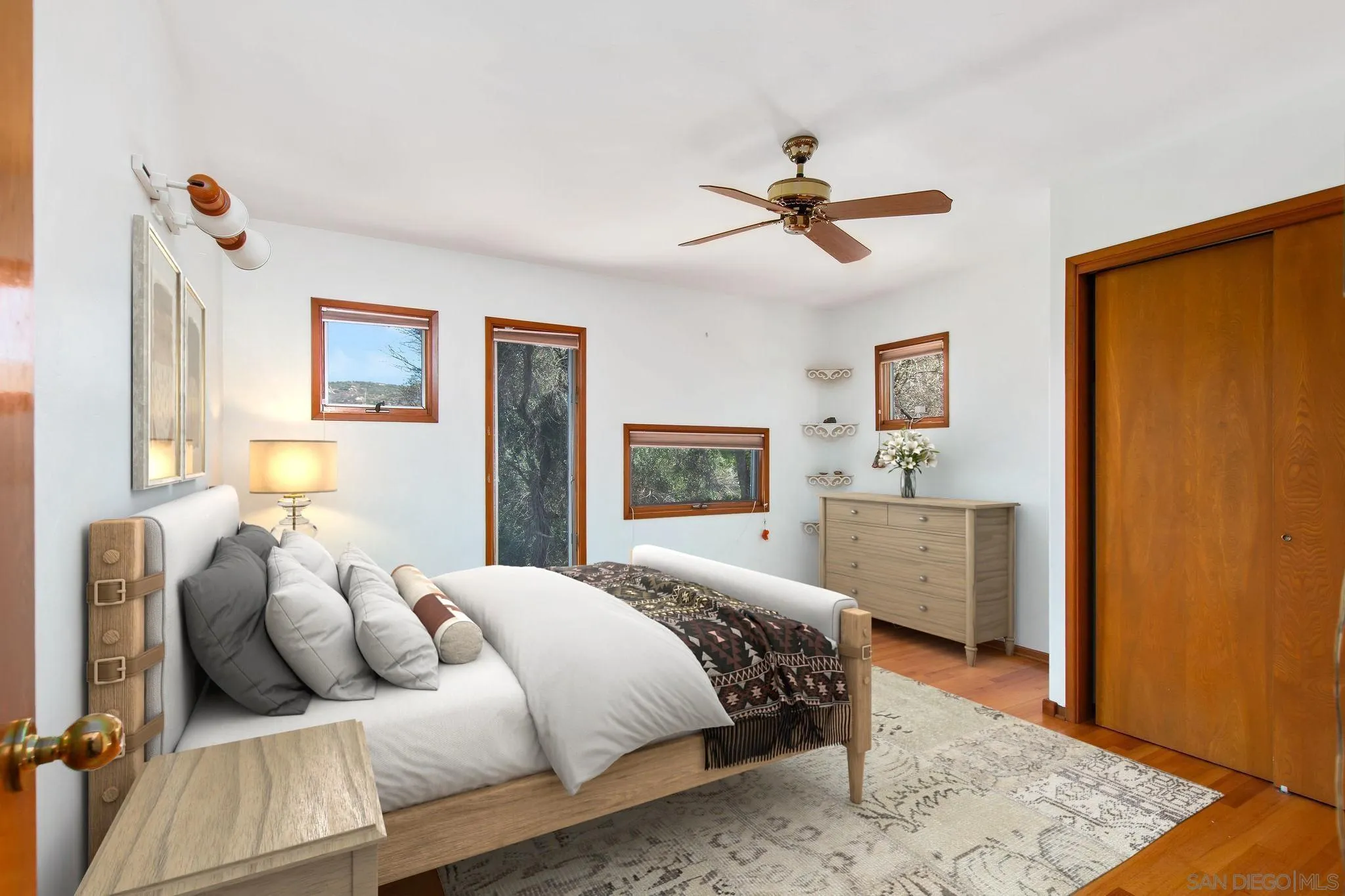 https://cdn.realtyfeed.com/cdn/127/240026943/e83984777f616b2cc17ab10e59731b70.webp