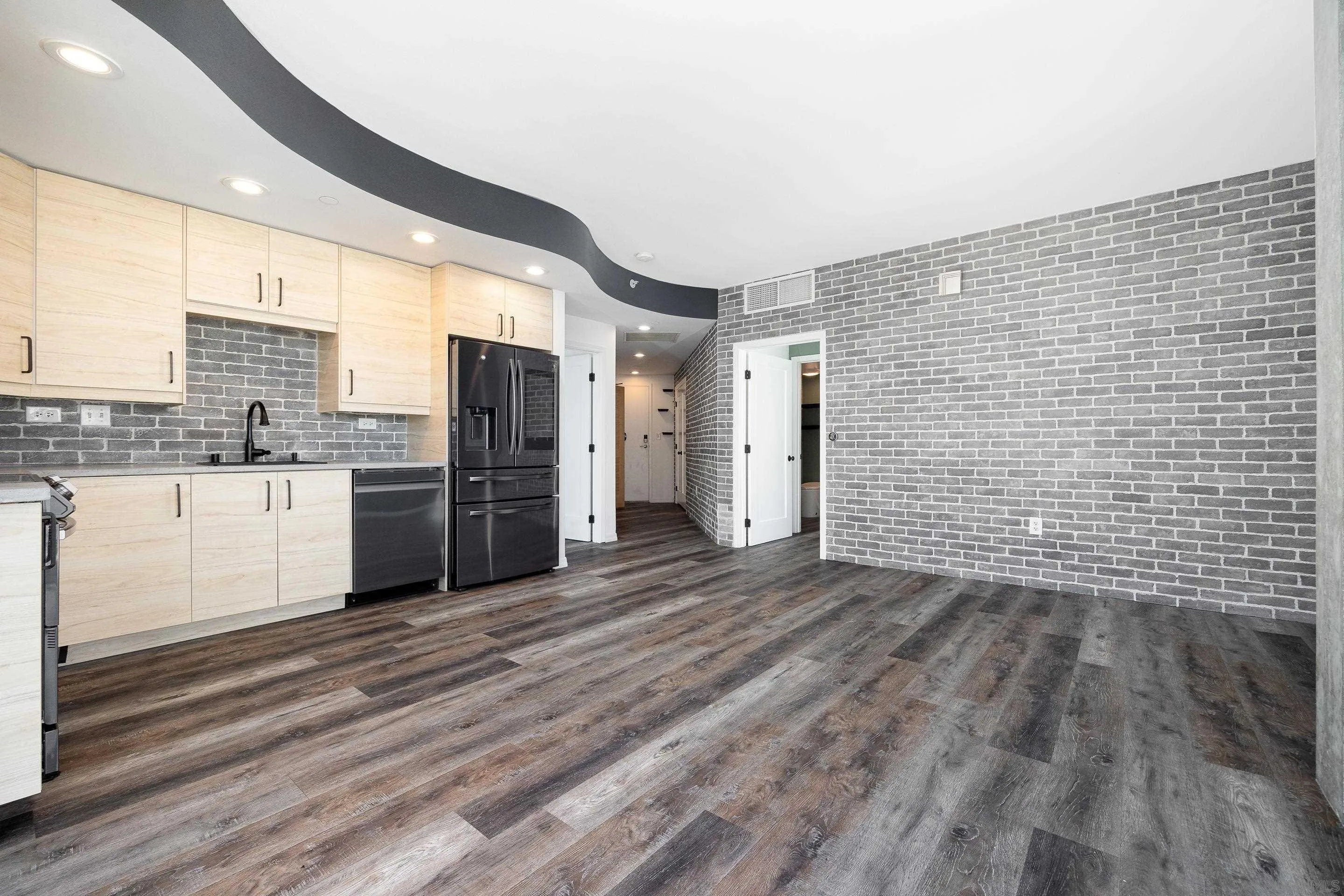 Photo #5: 240026987 Listing 